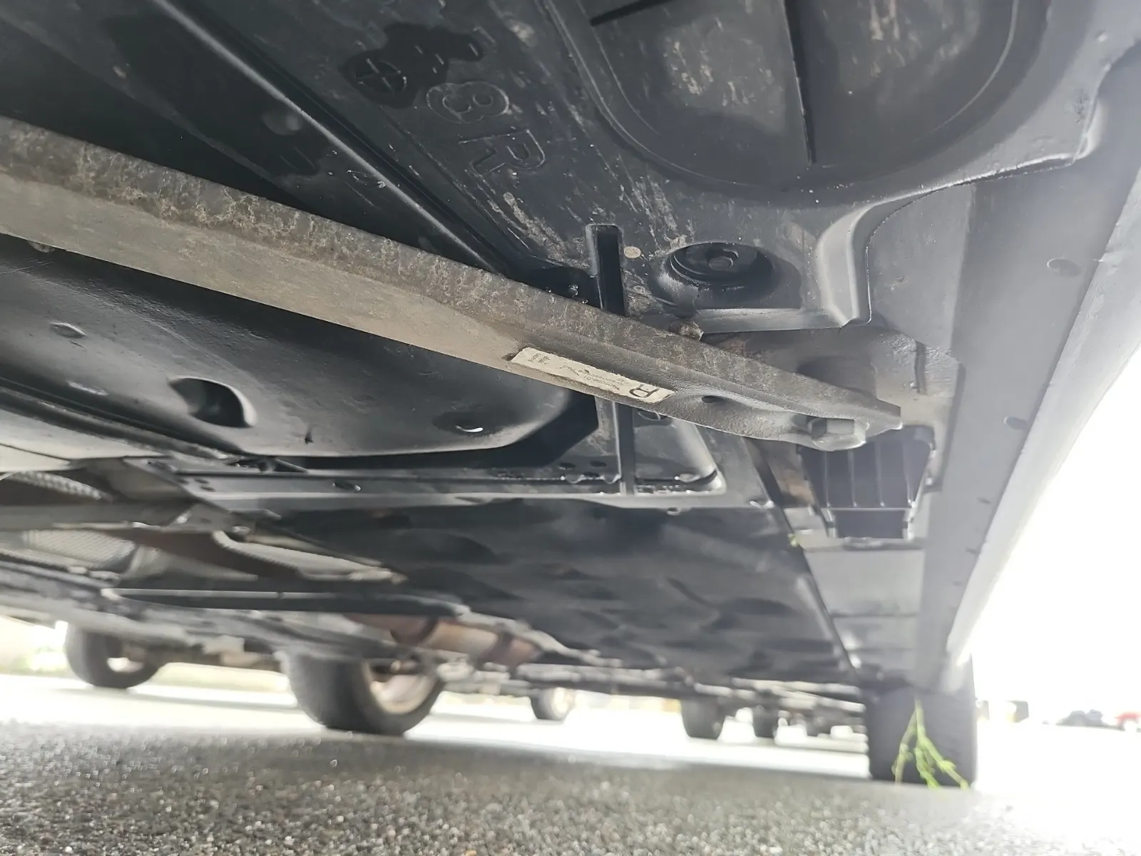 Undercarriage - Passenger Photo