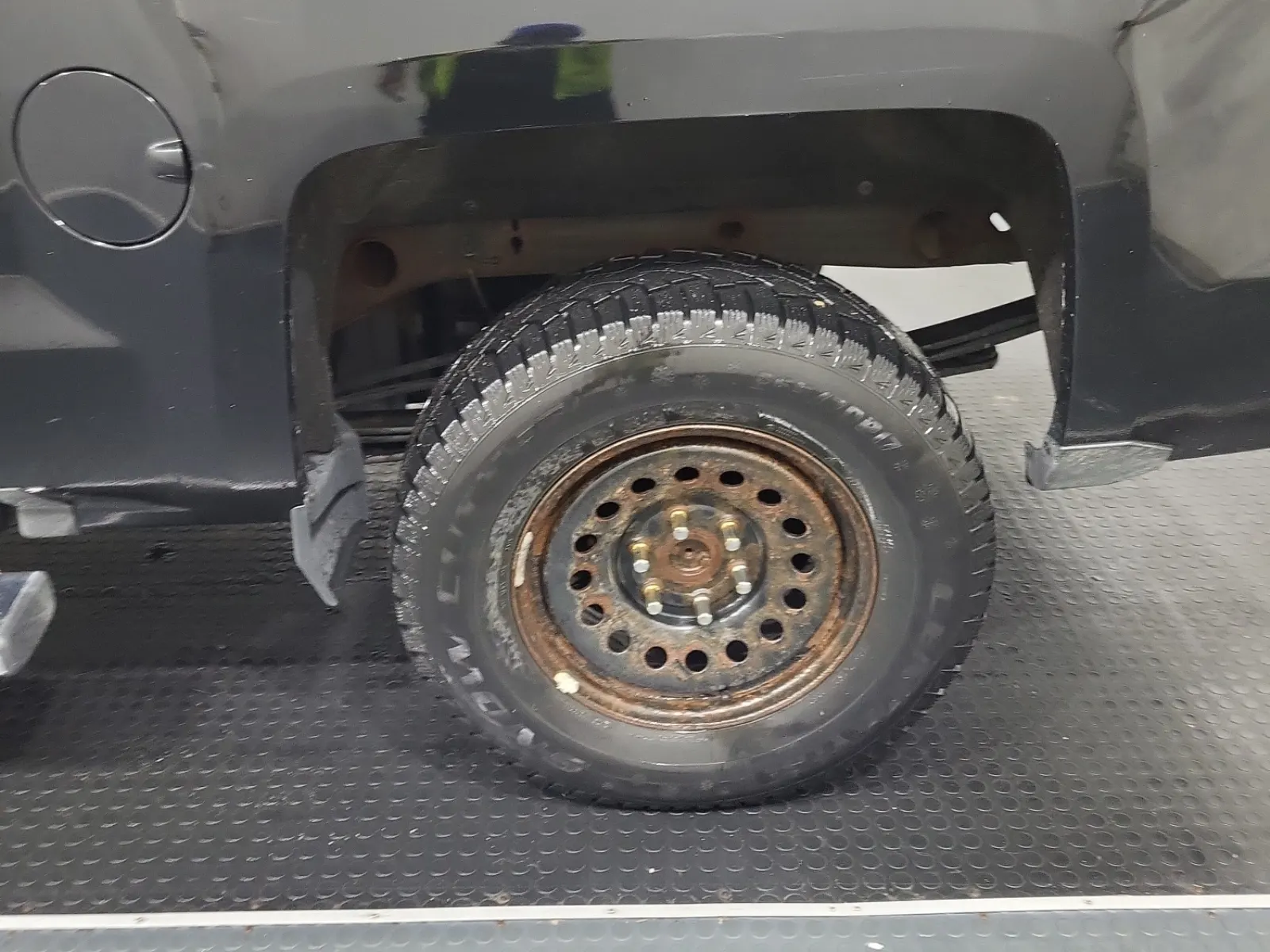 Left Rear Wheel/Tire Photo