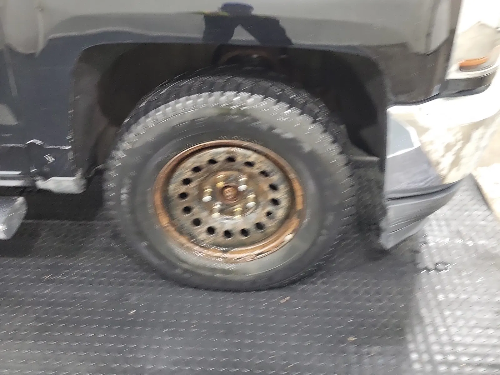 Right Front Wheel/Tire Photo