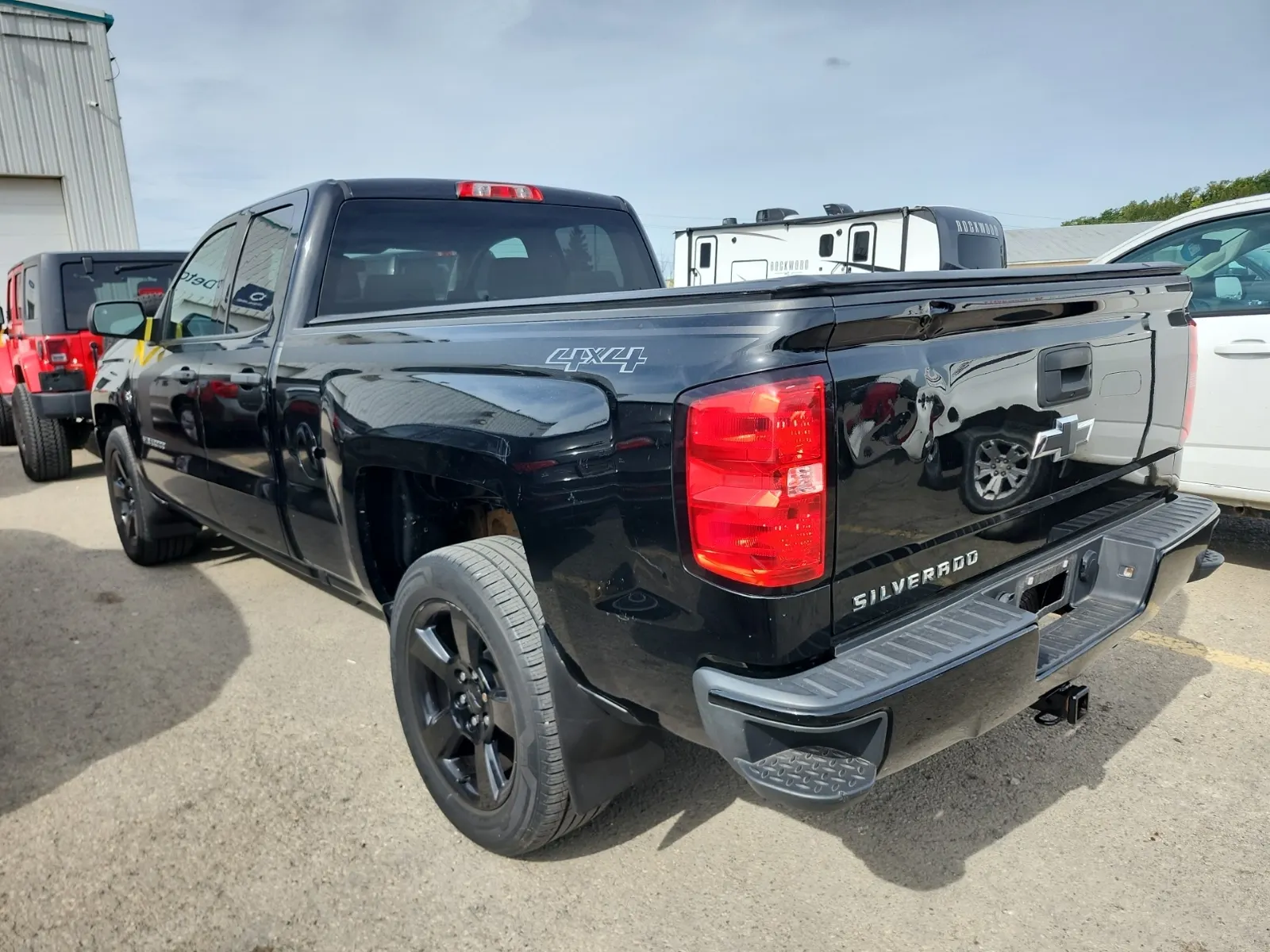 Driver Rear 3/4 Photo