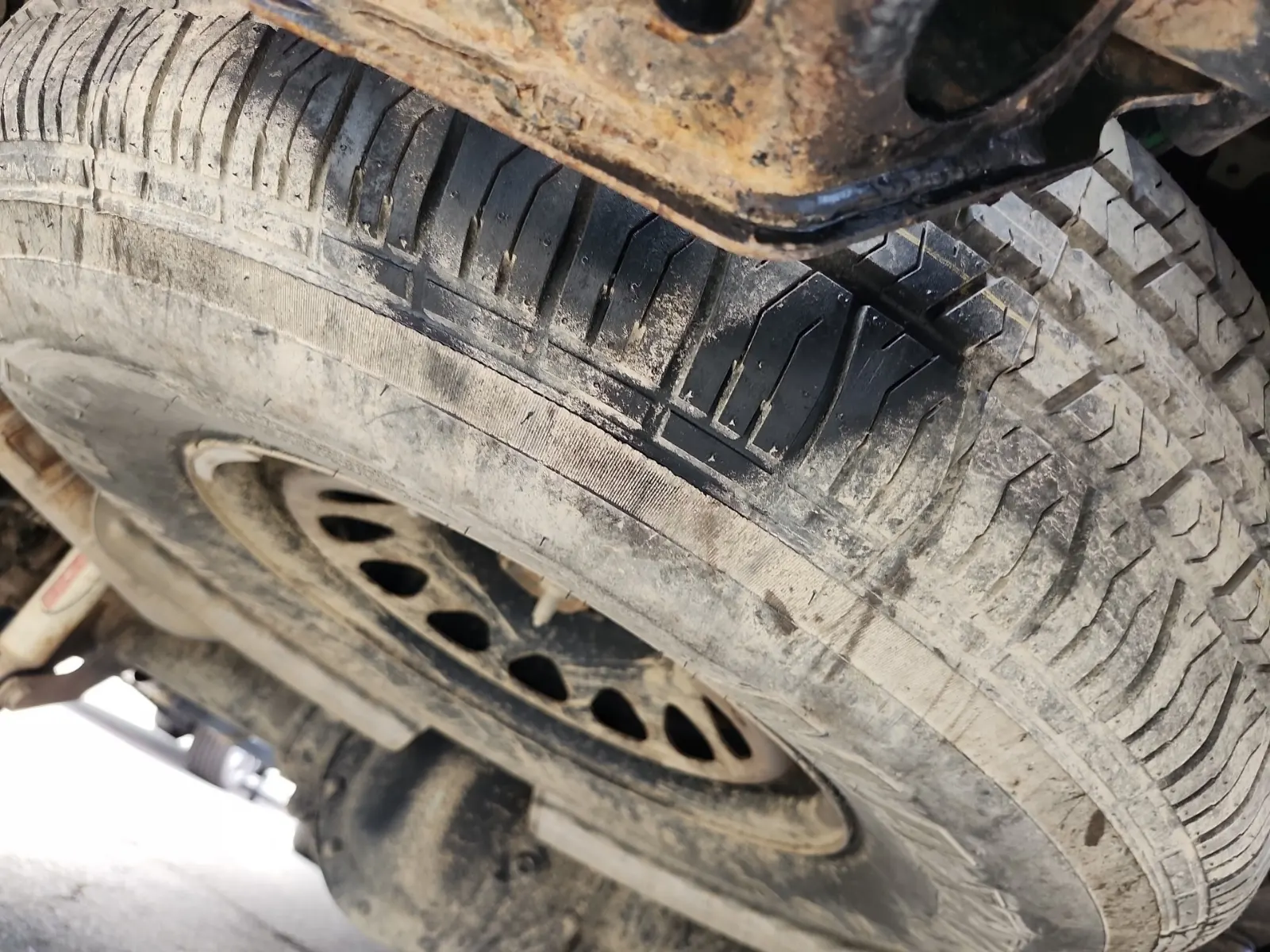 Spare Tire & Wheel Photo