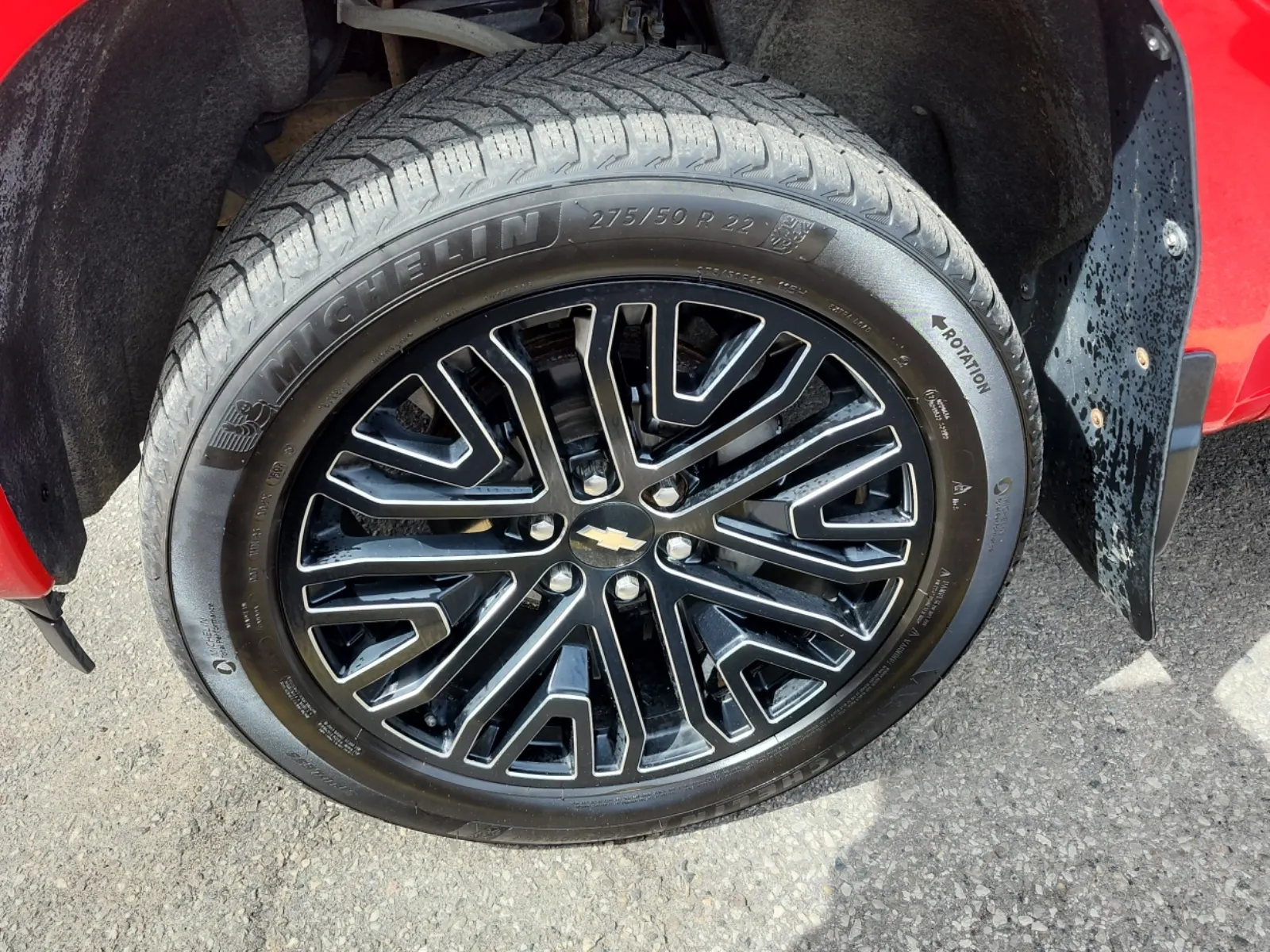 Front driver wheel/tire photo