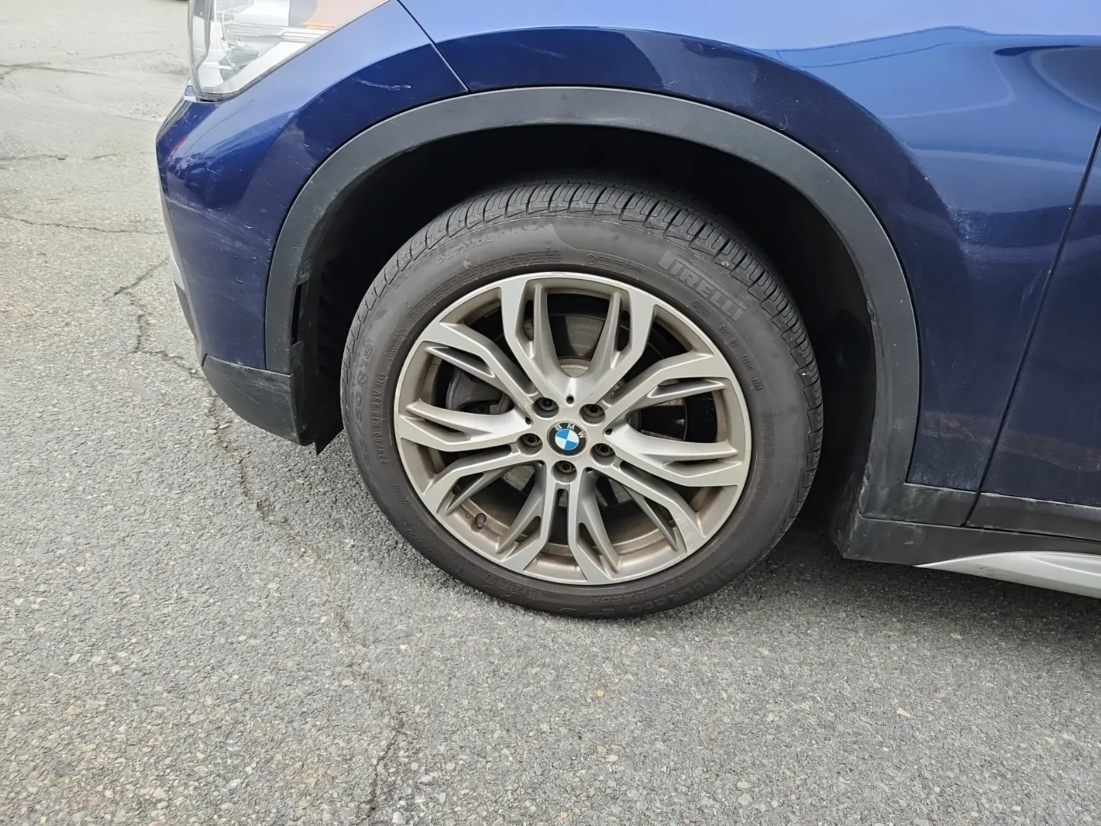Front driver wheel/tire photo