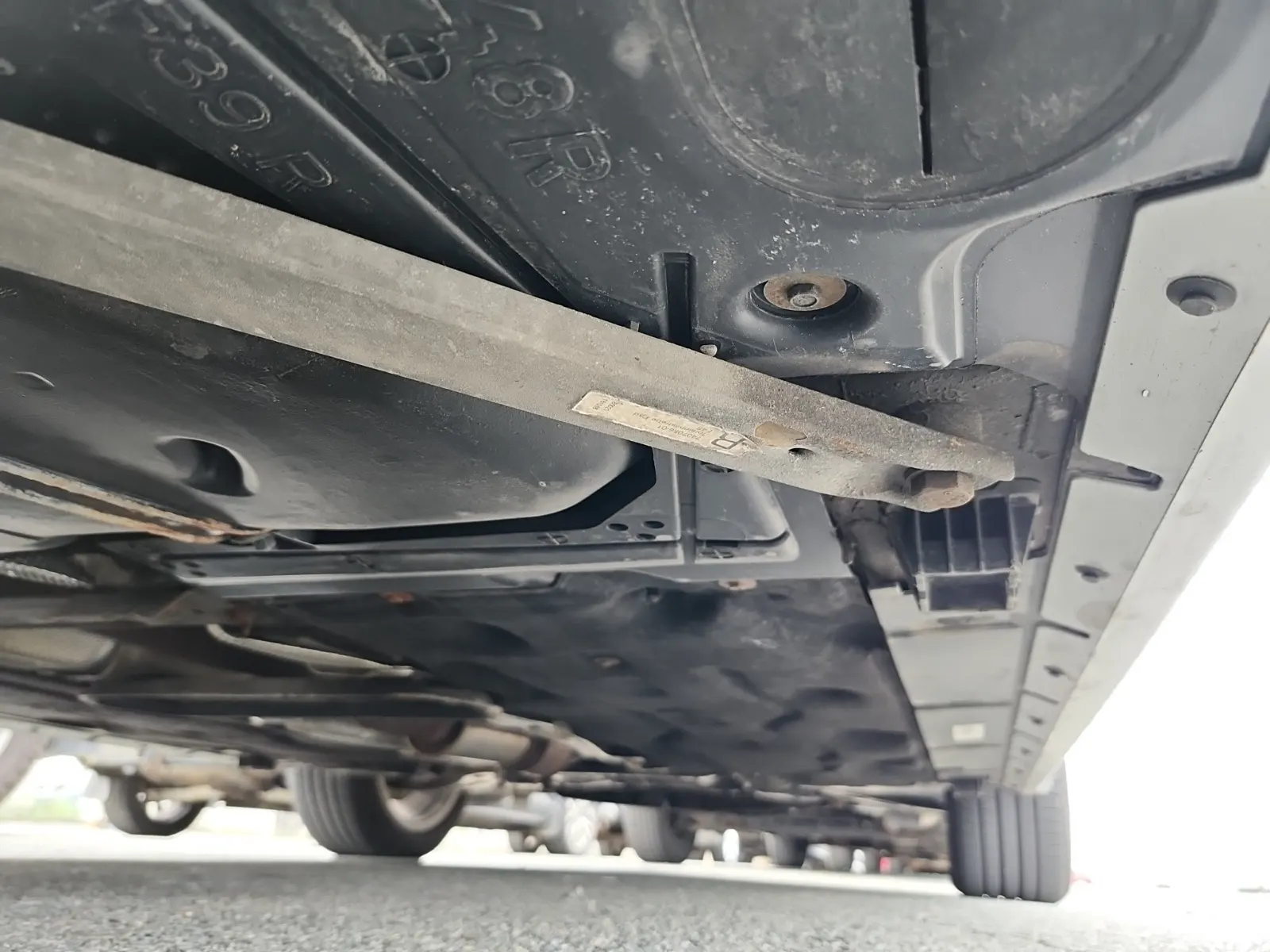 Undercarriage - Passenger Photo
