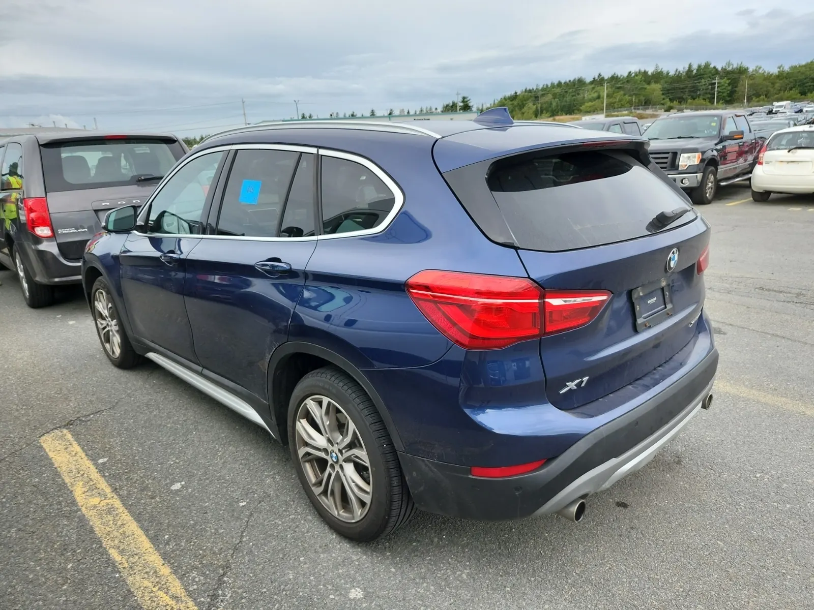Driver Rear 3/4 Photo