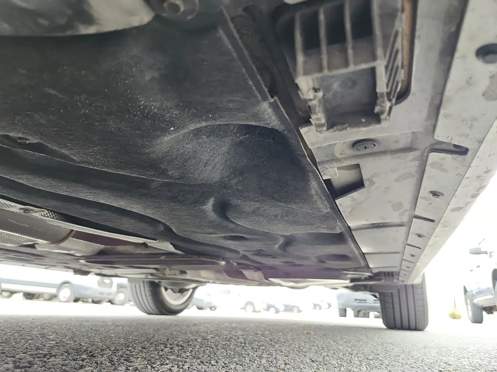 Undercarriage - Driver Photo