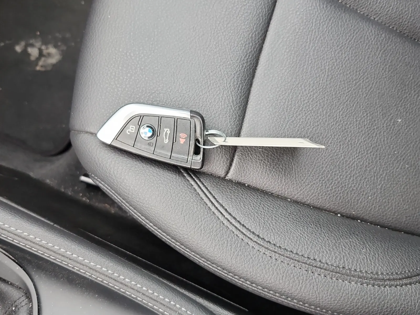 Keys/Fobs/Manual Photo