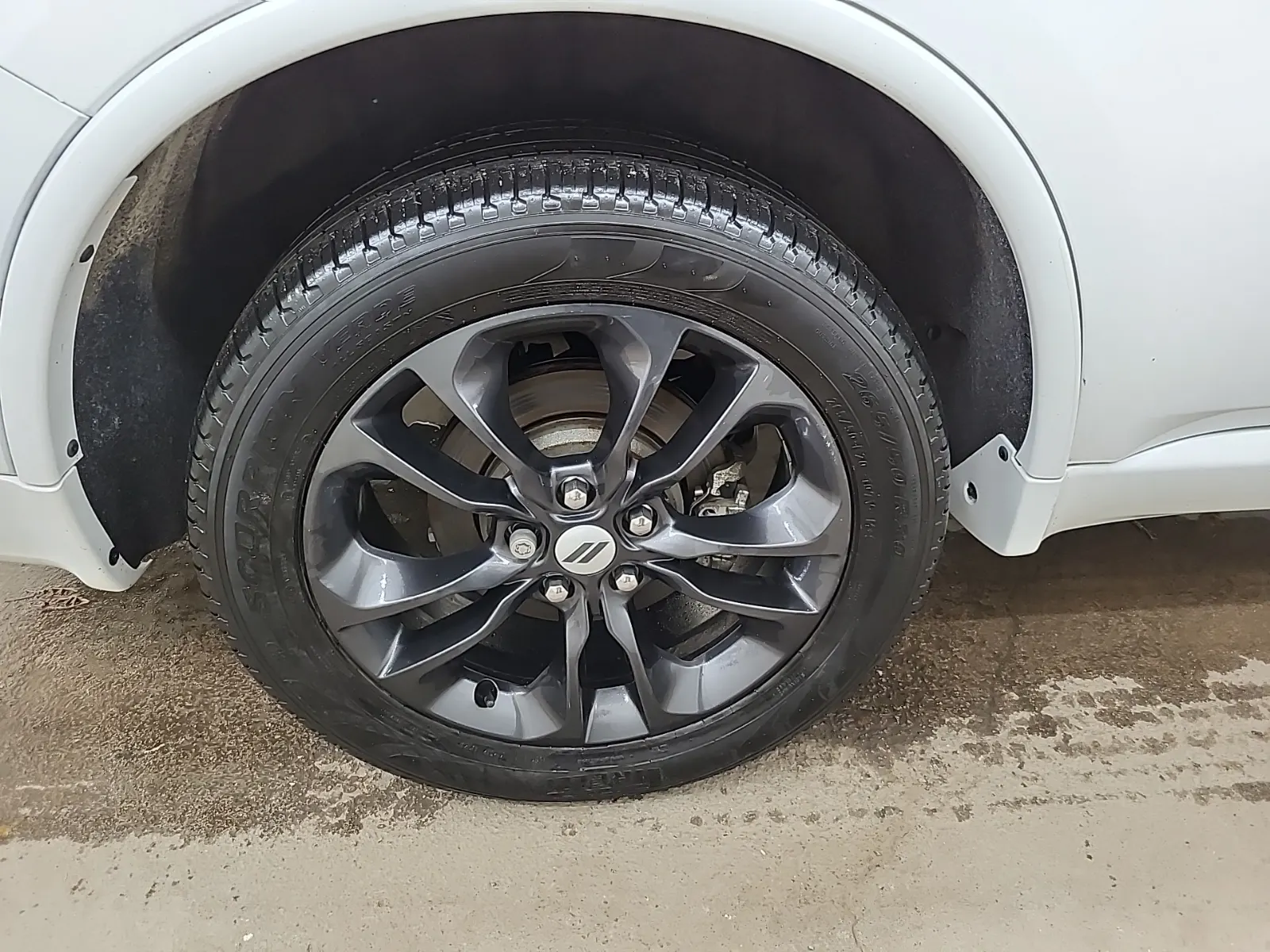Right Rear Wheel/Tire Photo