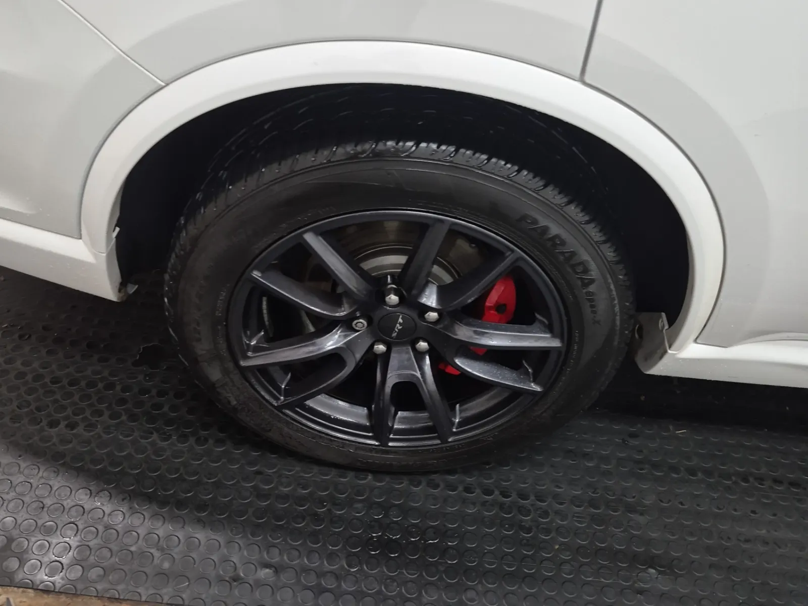 Right Rear Wheel/Tire Photo