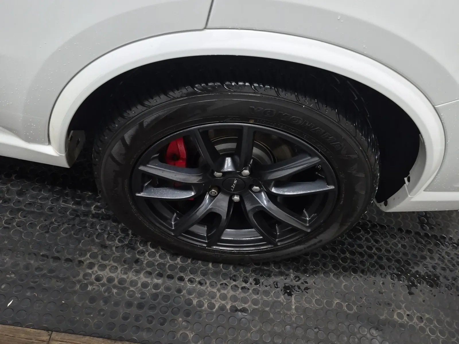 Left Rear Wheel/Tire Photo