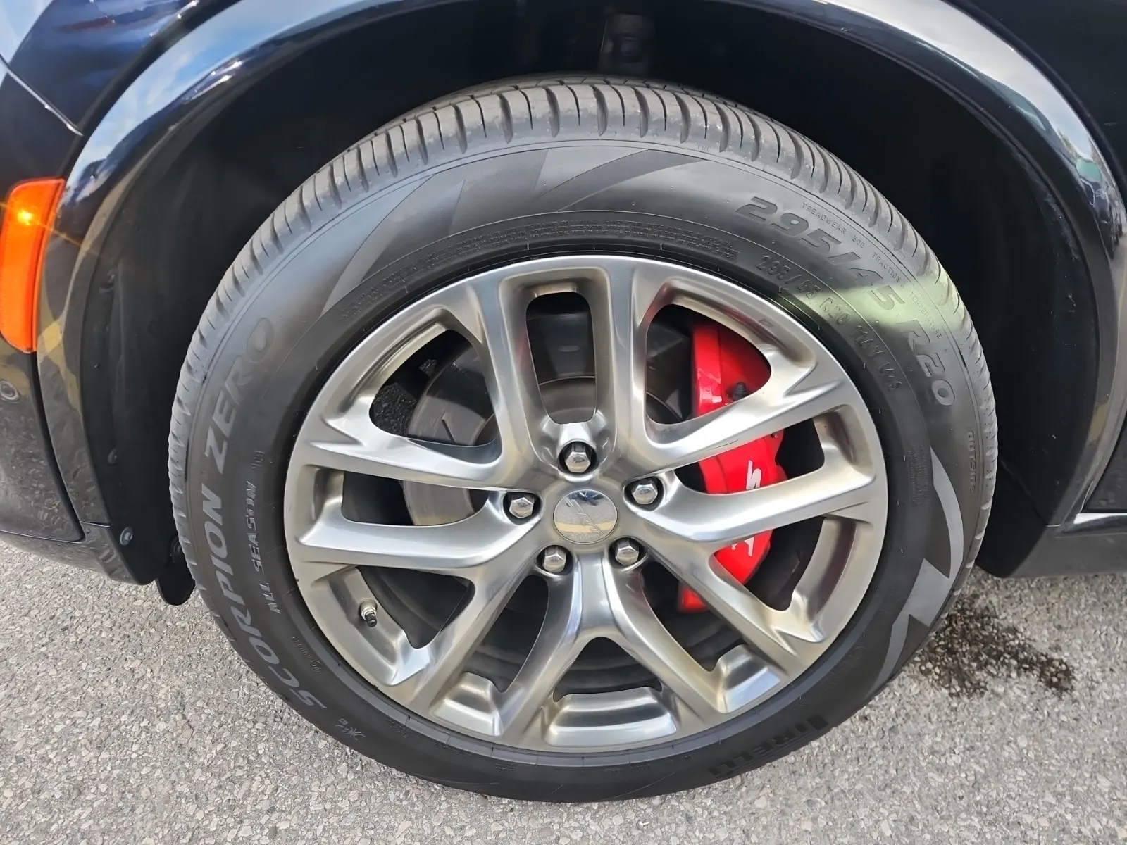 Front driver wheel/tire photo
