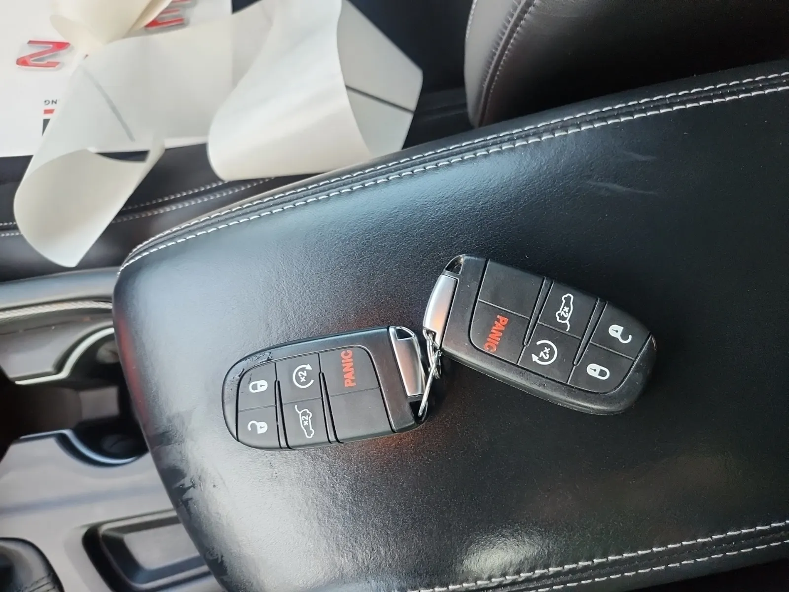Keys/Fobs/Manual Photo