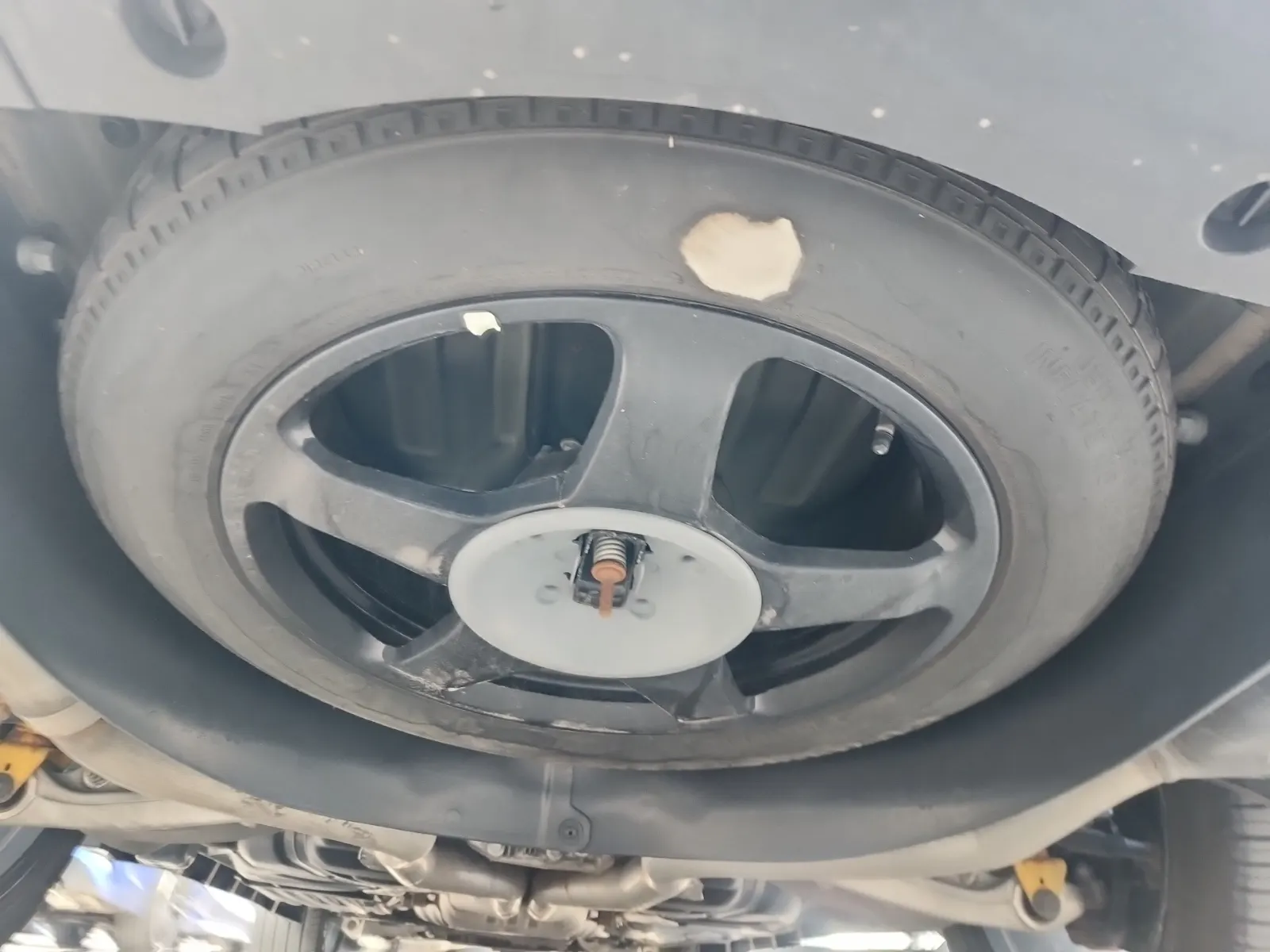 Spare Tire & Wheel Photo