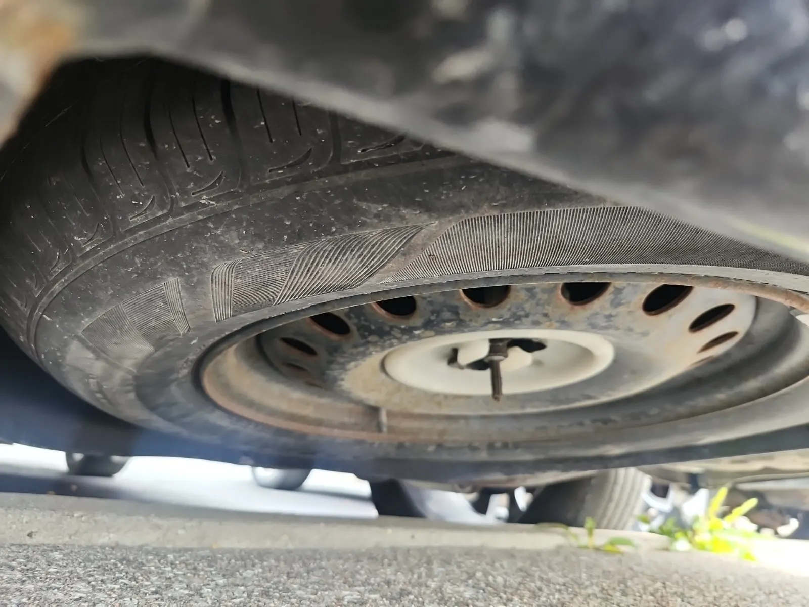 Spare Tire & Wheel Photo