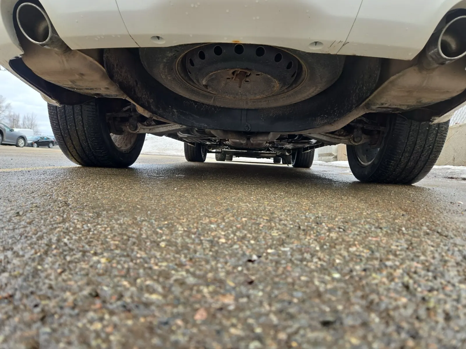 Undercarriage - Rear Photo