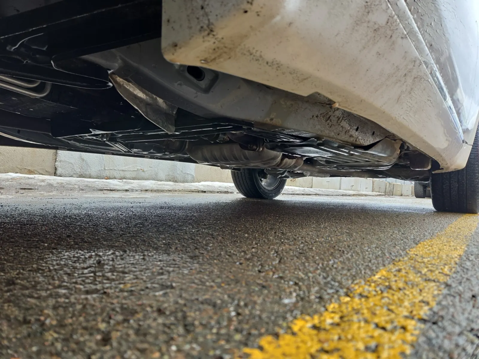 Undercarriage - Driver Photo