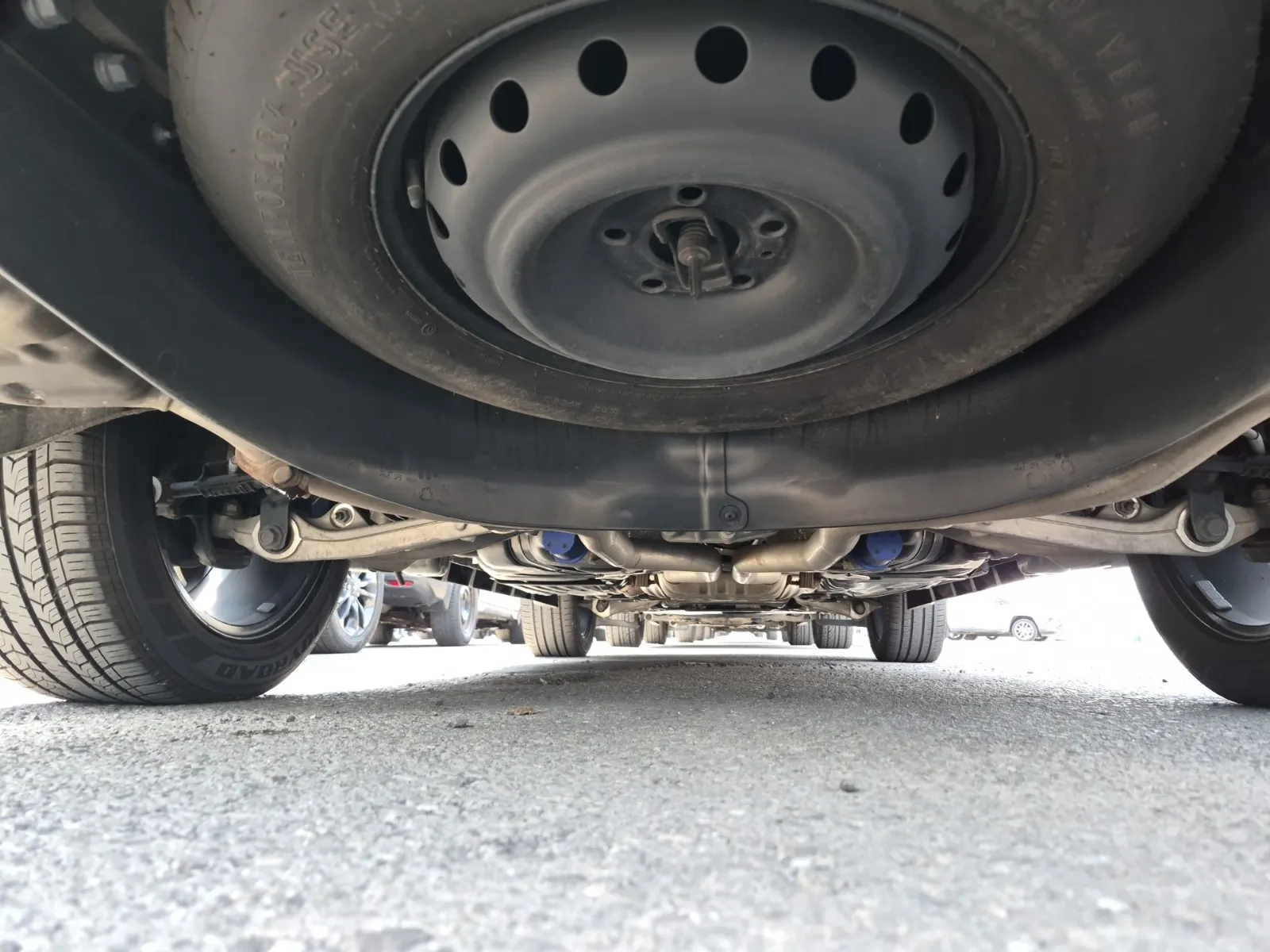 Undercarriage - Rear Photo