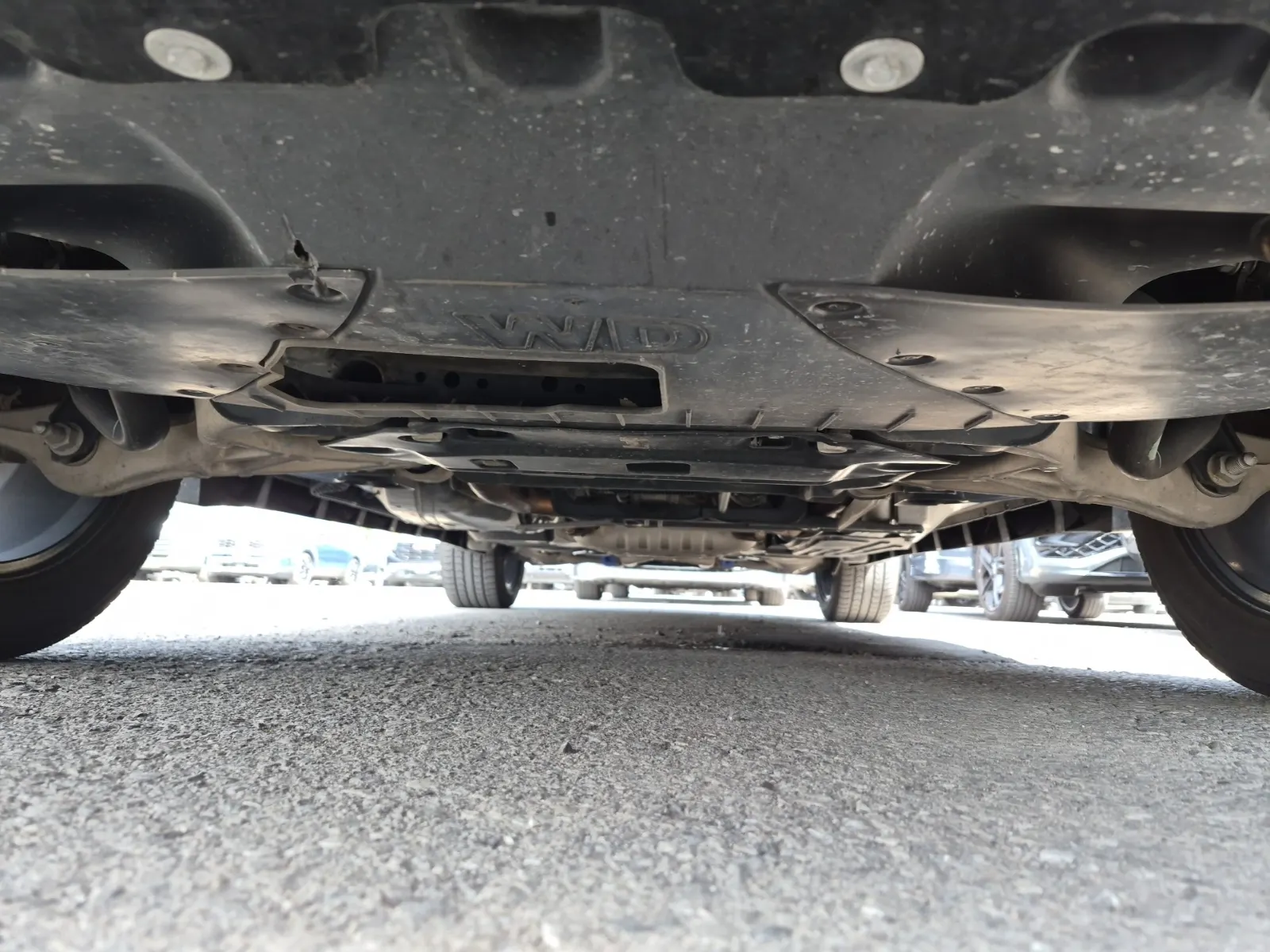 Undercarriage - Front Photo