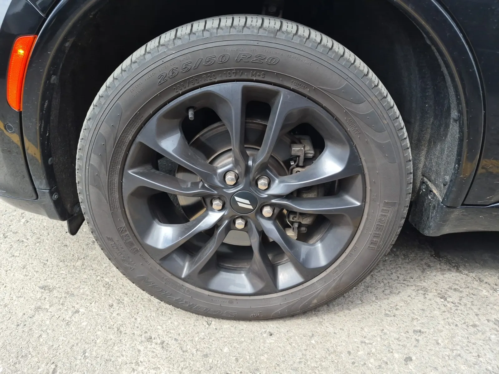Front driver wheel/tire photo
