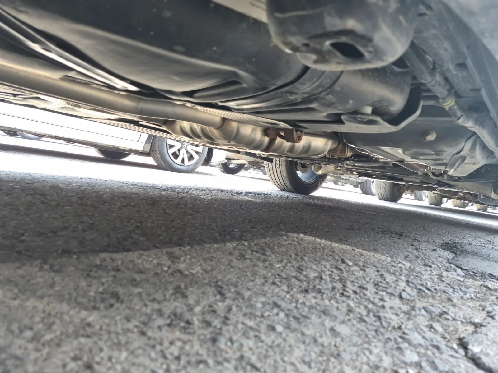 Undercarriage - Passenger Photo