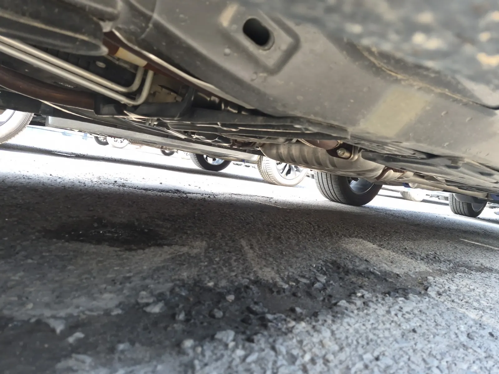 Undercarriage - Driver Photo