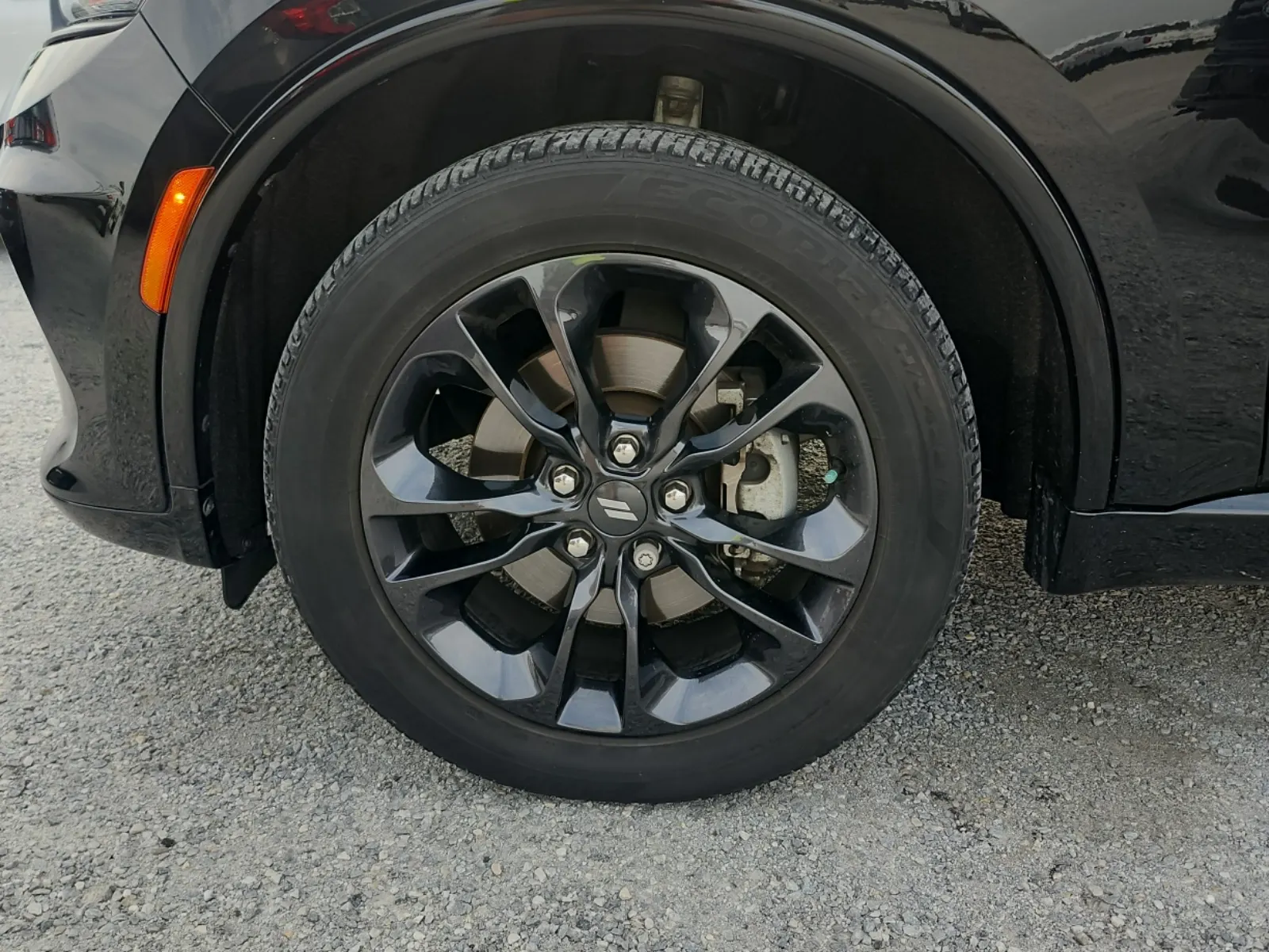 Front driver wheel/tire photo