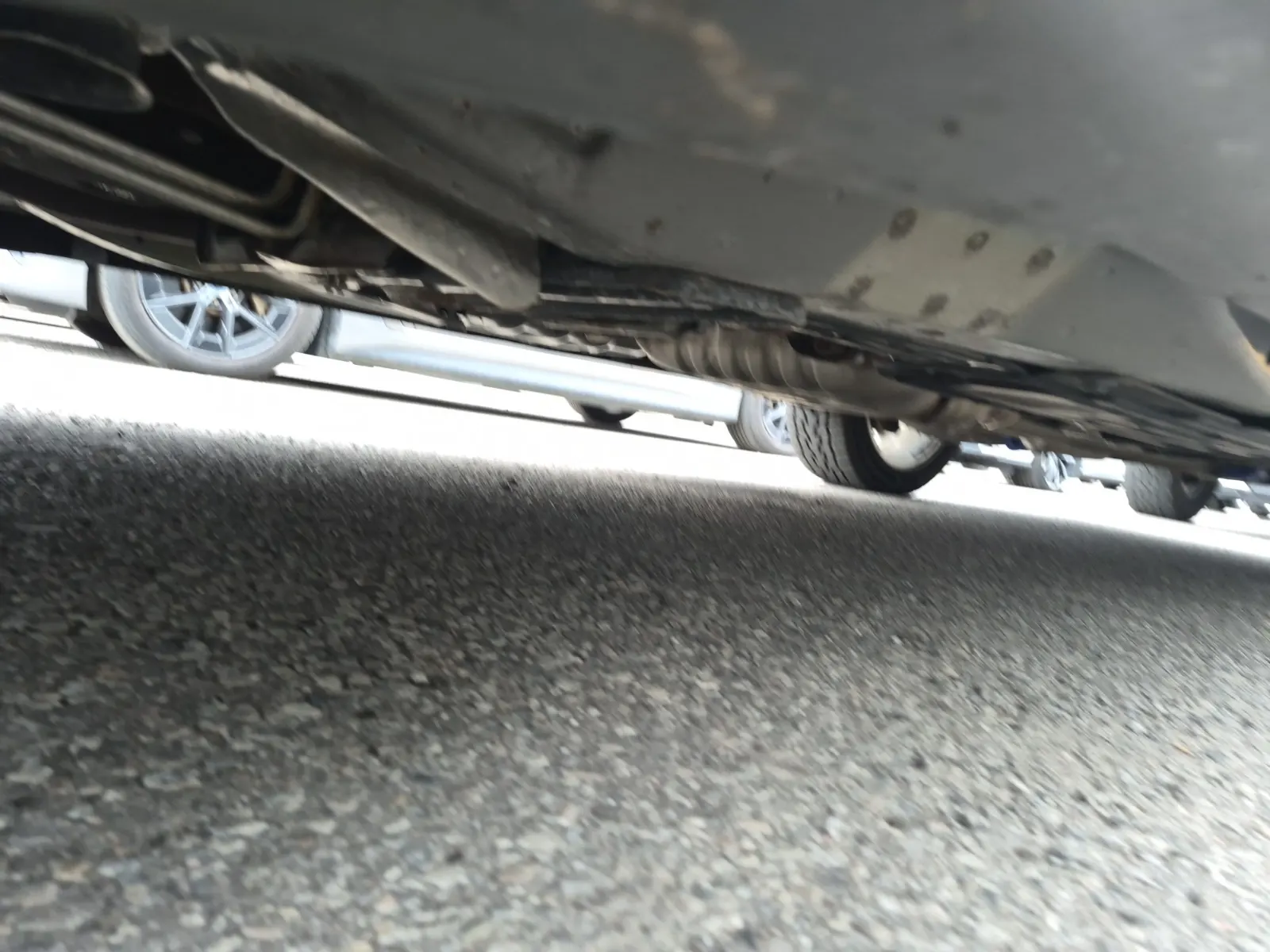 Undercarriage - Driver Photo