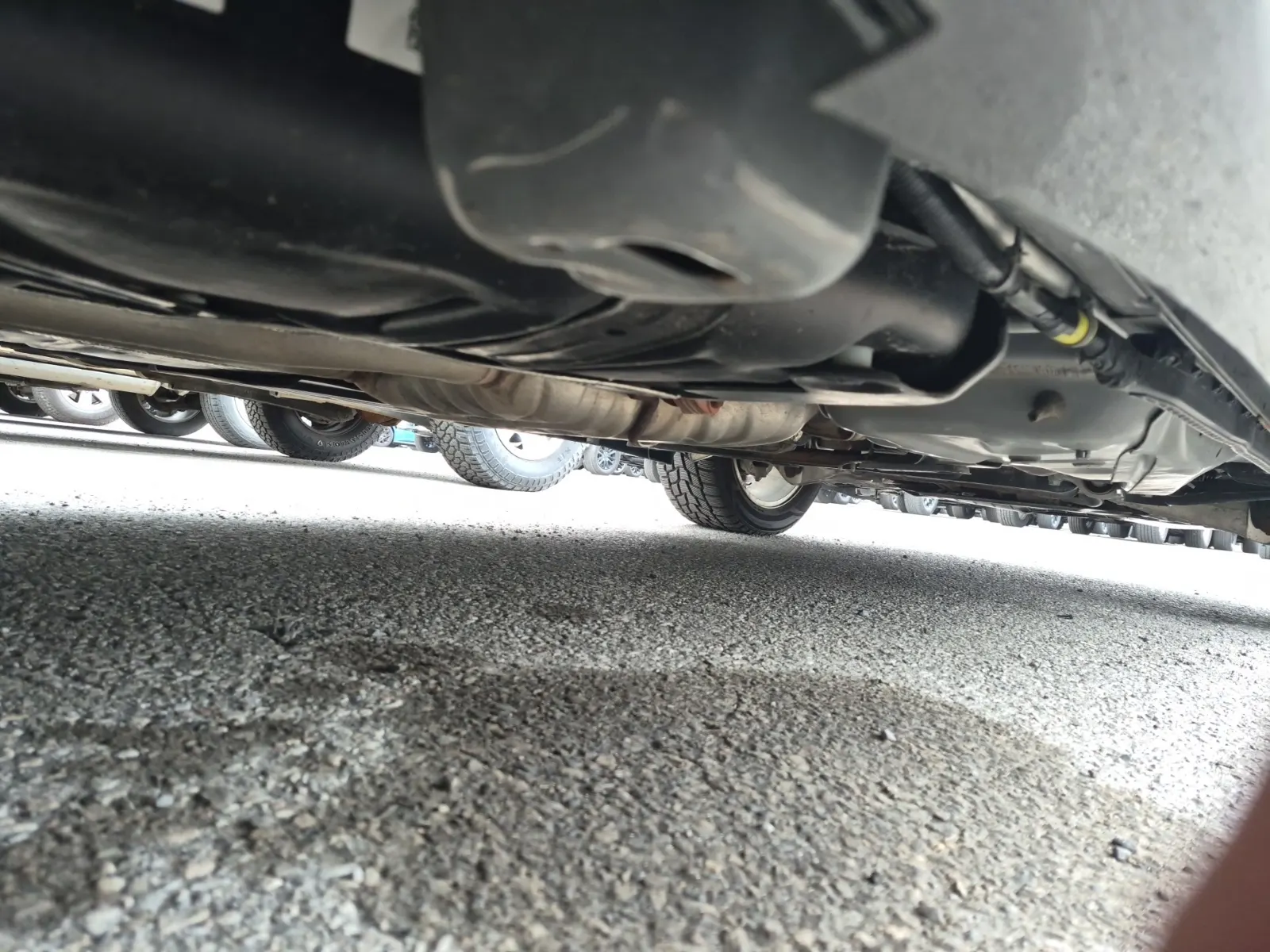 Undercarriage - Passenger Photo