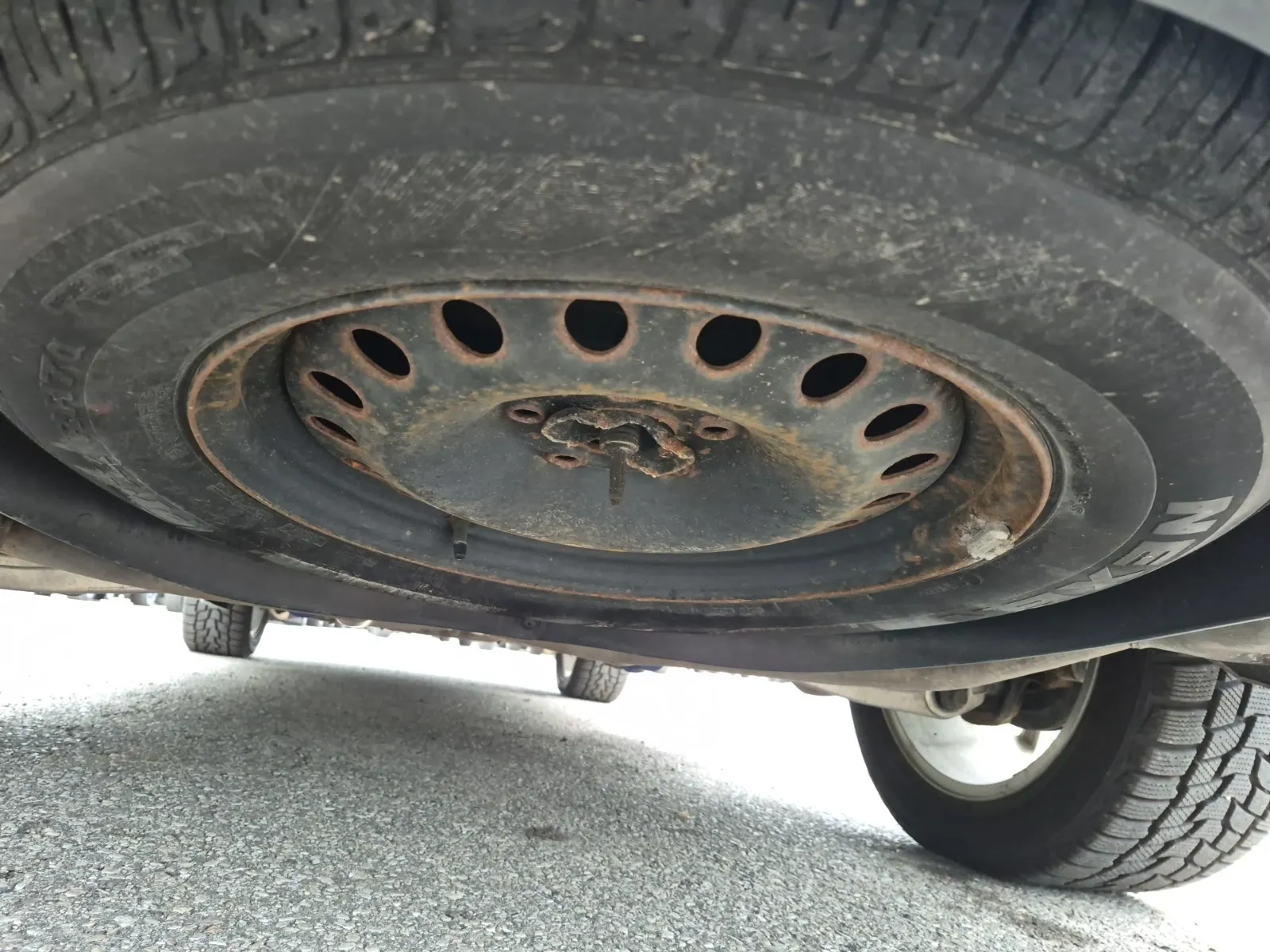 Spare Tire & Wheel Photo