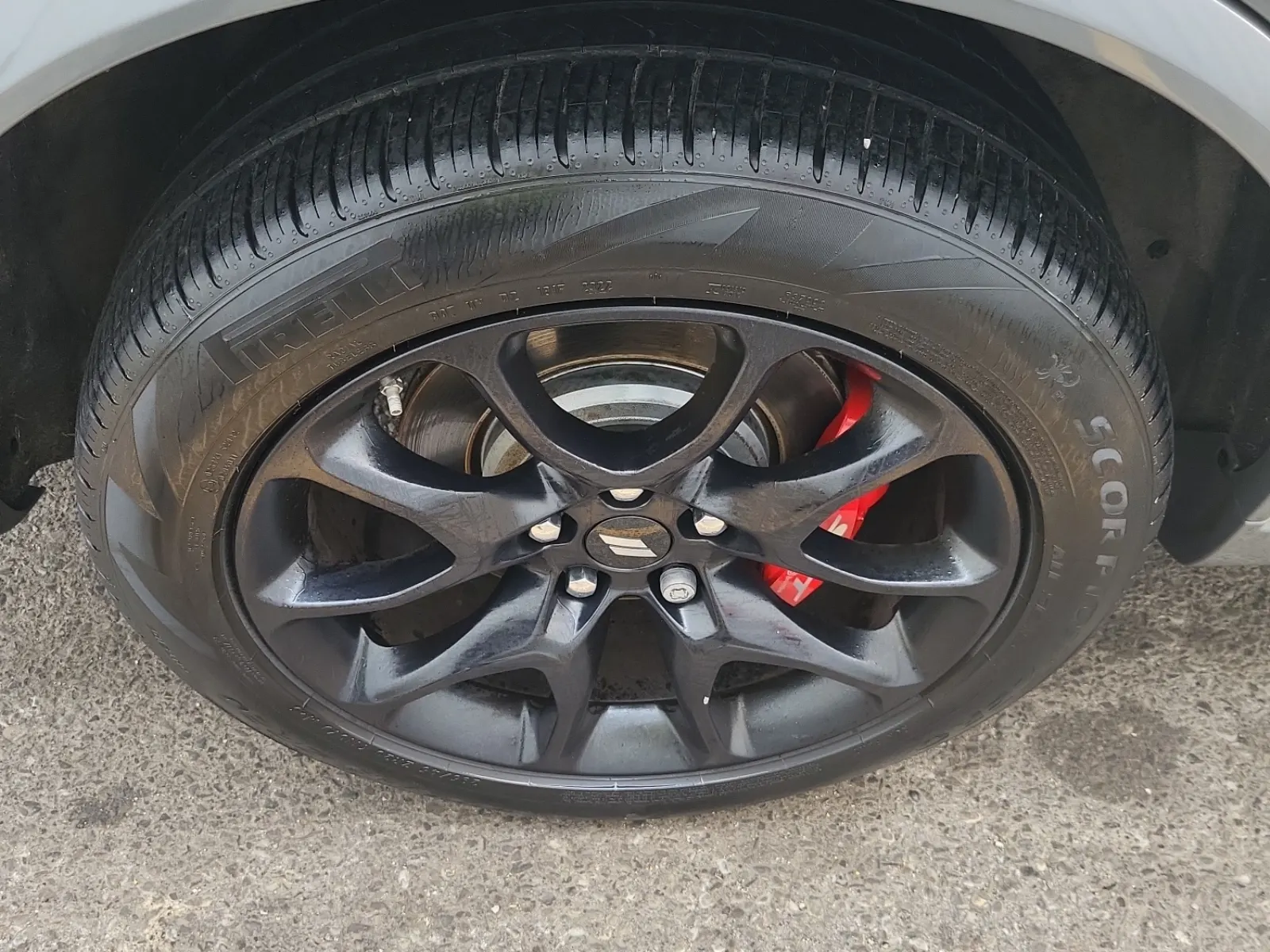 Right Rear Wheel/Tire Photo