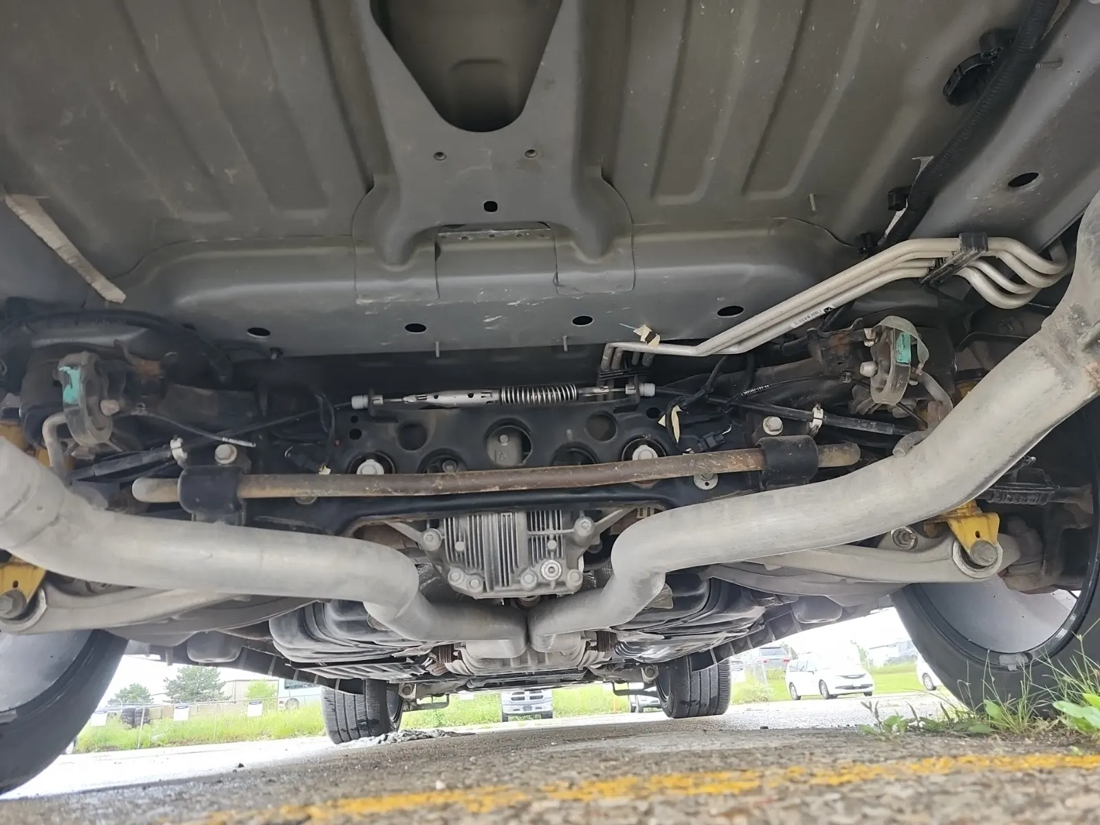 Undercarriage - Rear Photo