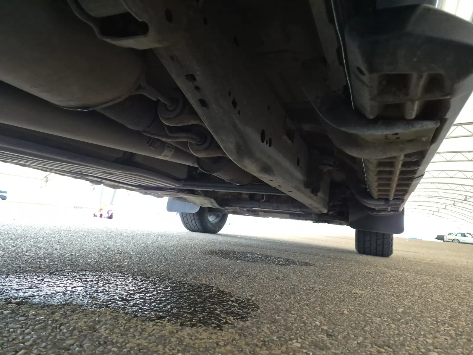 Undercarriage - Passenger Photo