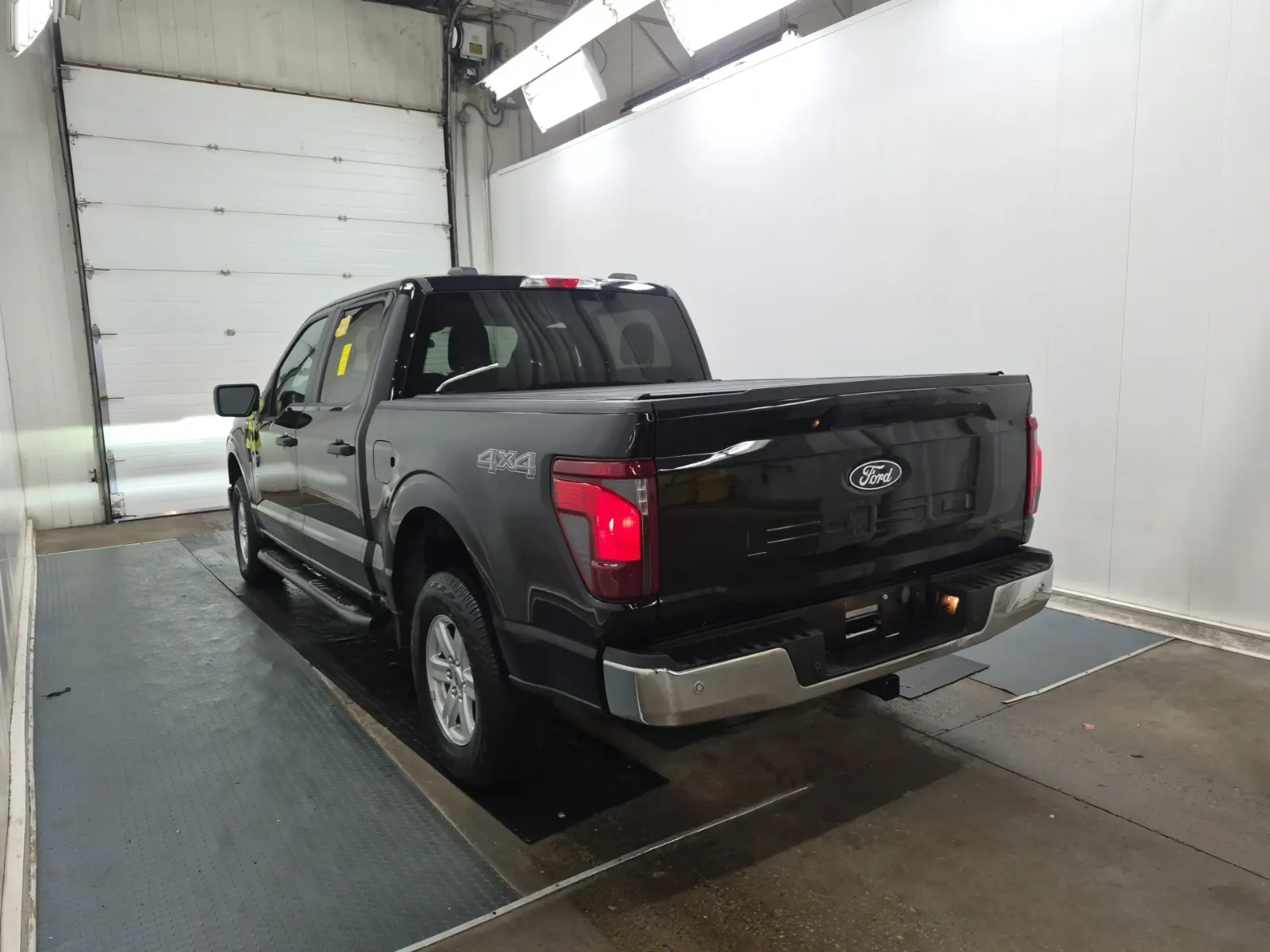 Driver Rear 3/4 Photo