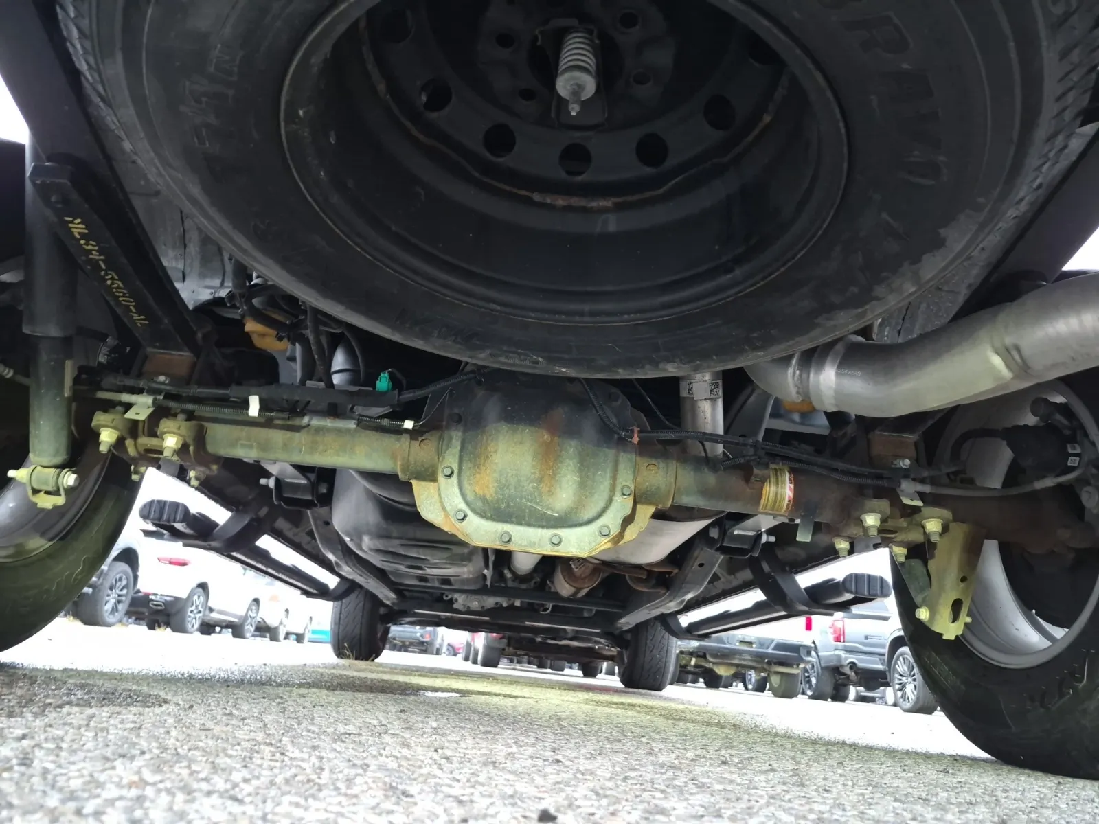 Undercarriage - Rear Photo