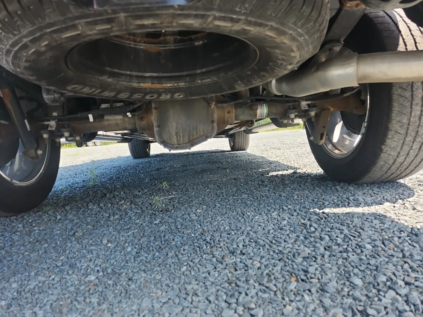 Undercarriage - Rear Photo