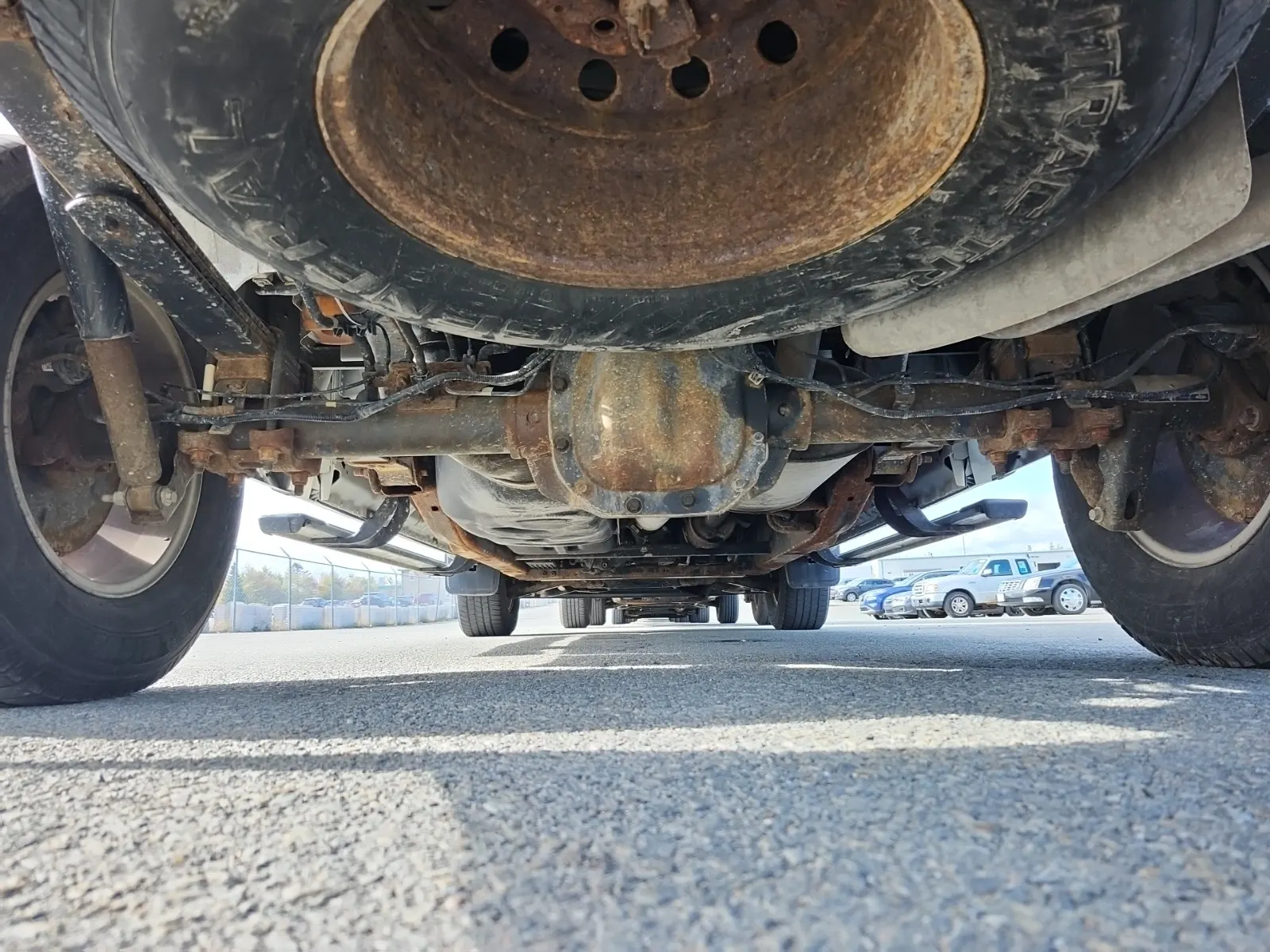 Undercarriage - Rear Photo