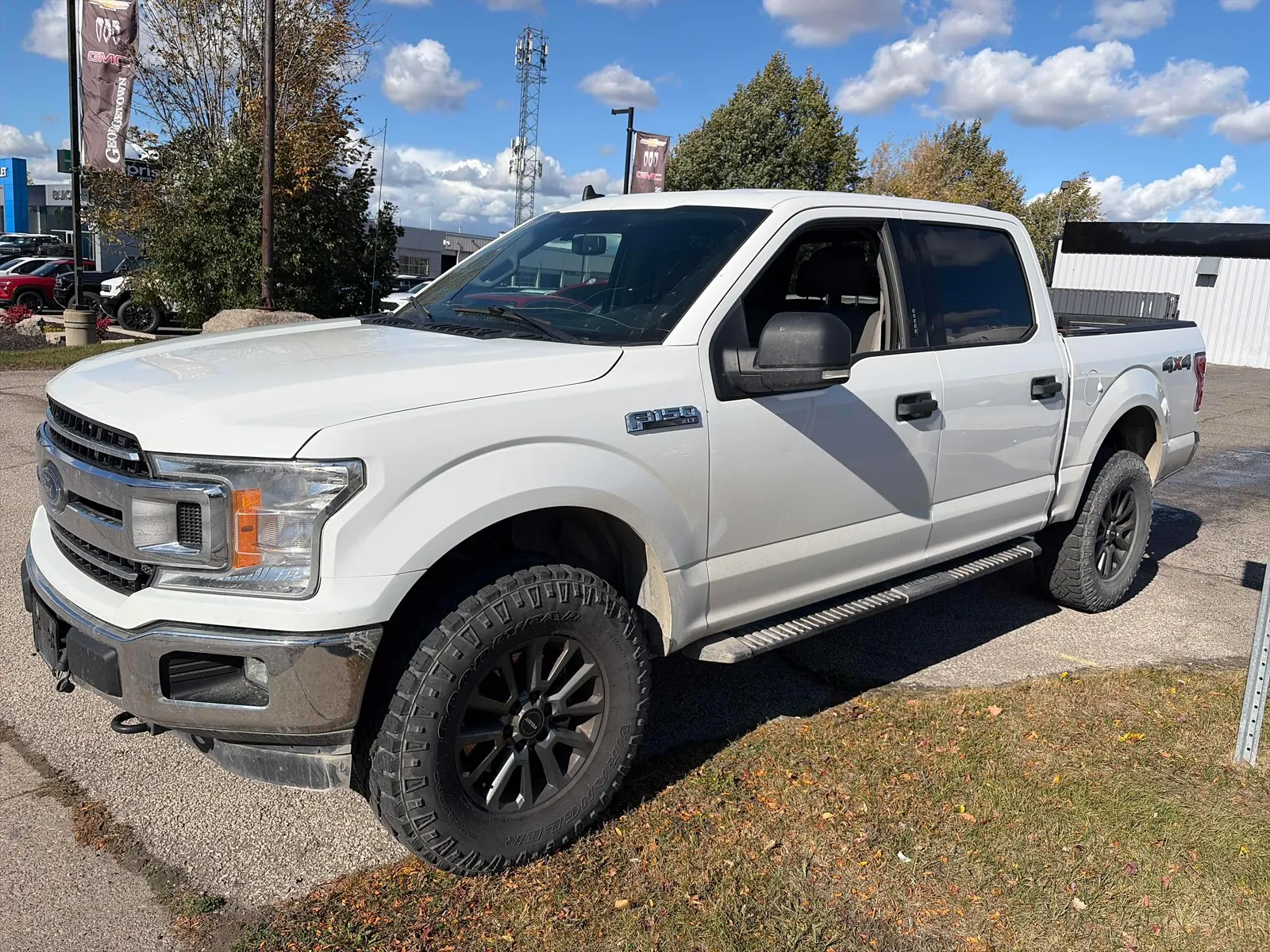 3/4 Front (Main image)