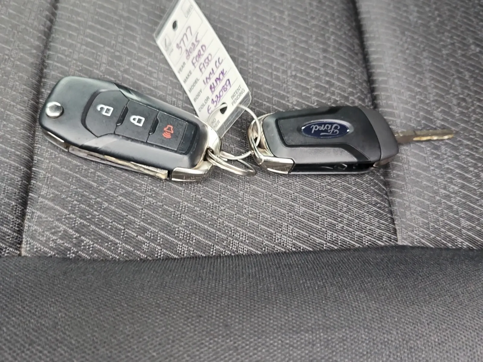 Keys/Fobs/Manual Photo