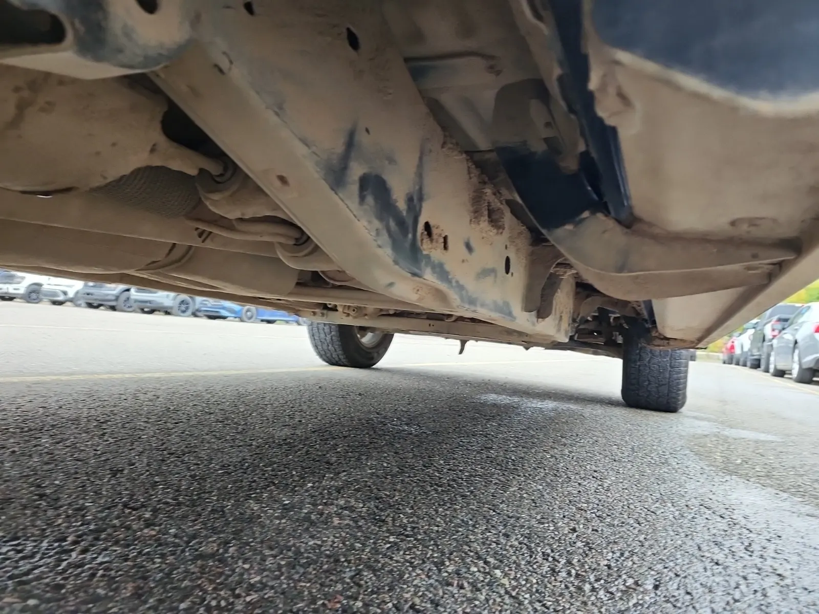 Undercarriage - Passenger Photo