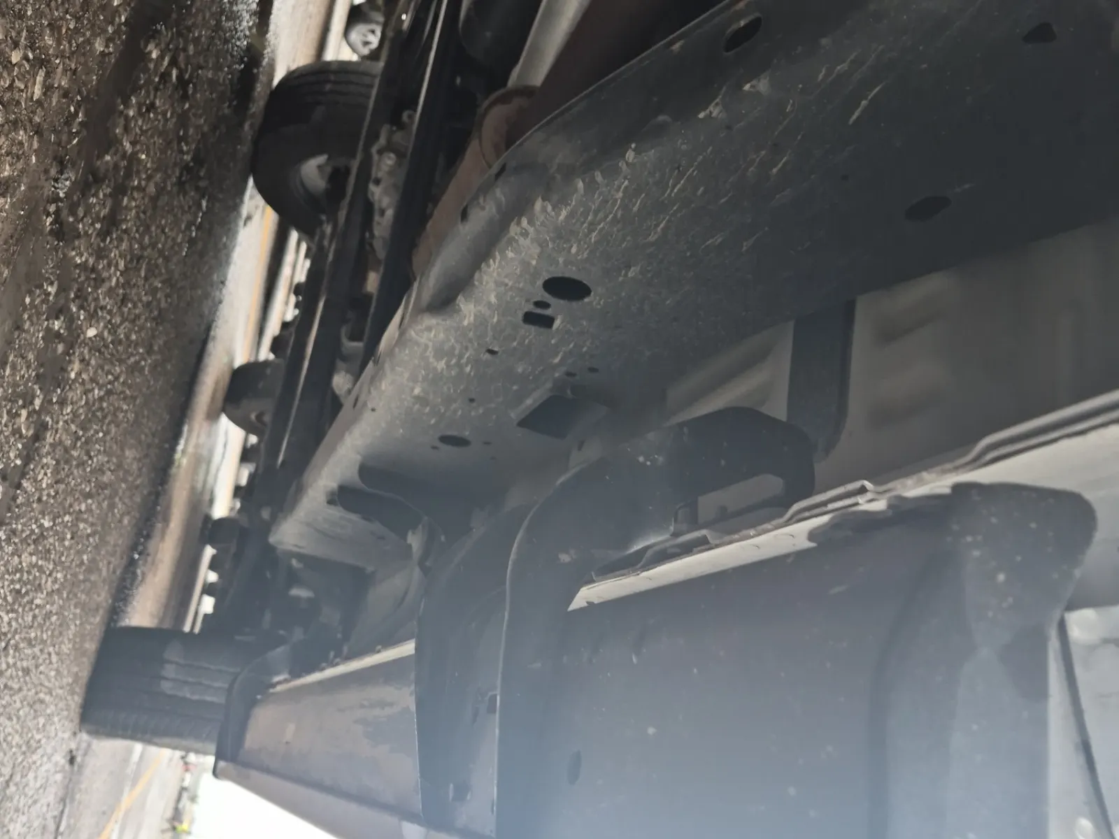 Undercarriage - Passenger Photo