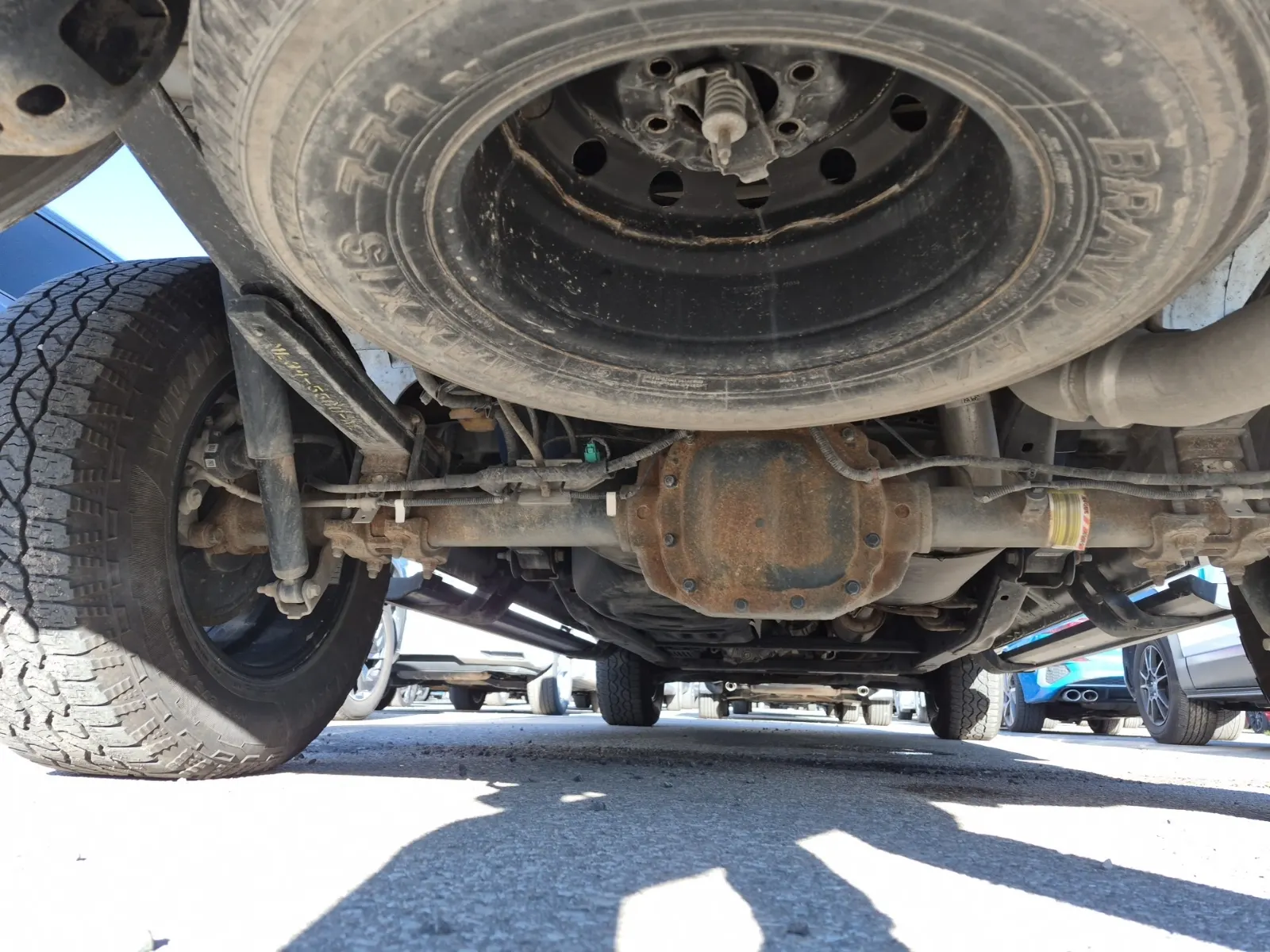 Undercarriage - Rear Photo