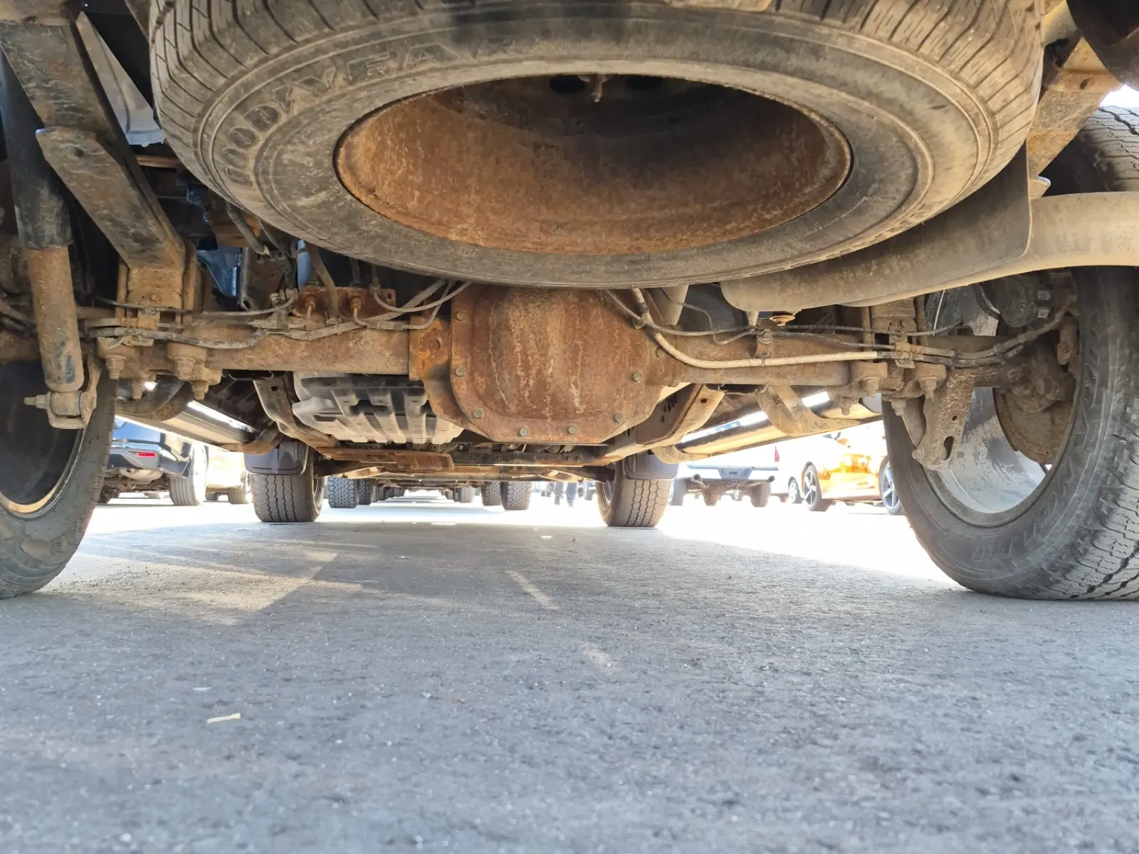 Undercarriage - Rear Photo