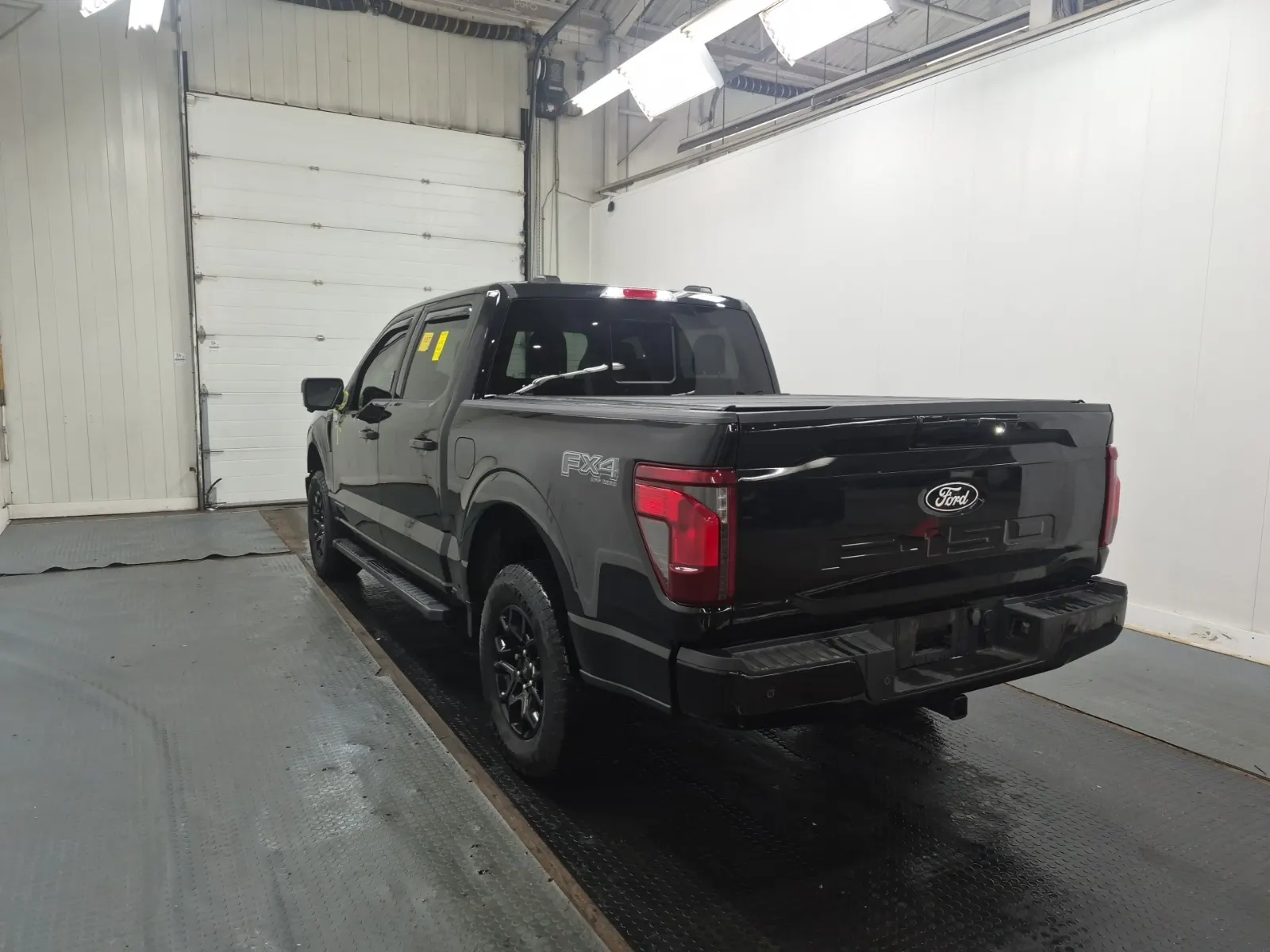 Driver Rear 3/4 Photo