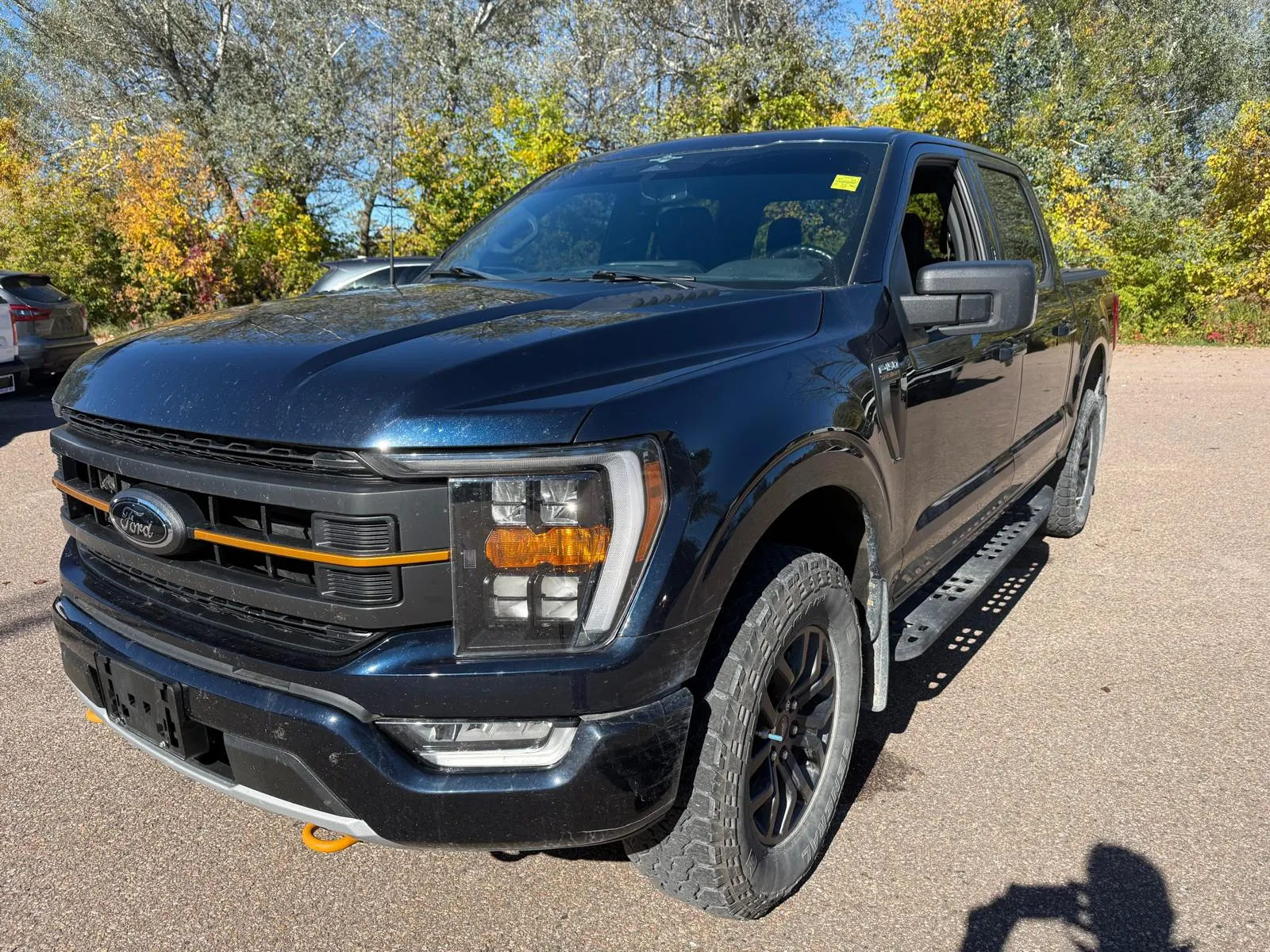 3/4 Front (Main image)