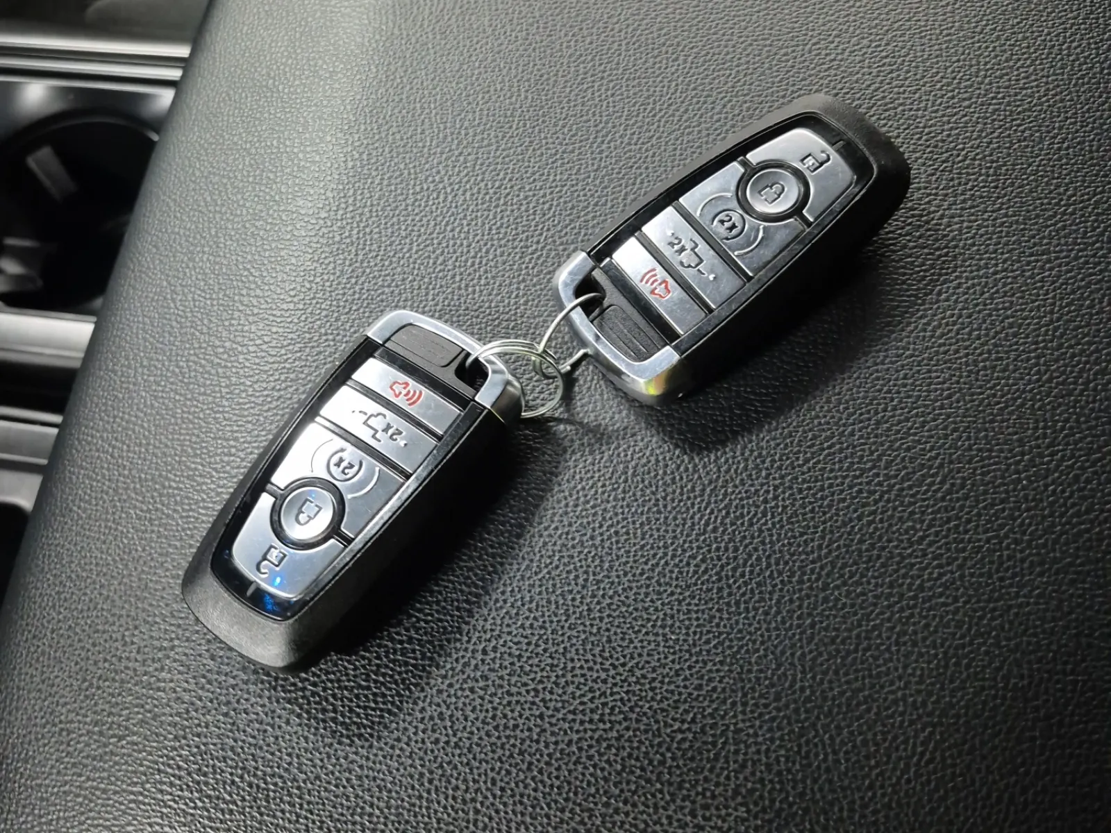 Keys/Fobs/Manual Photo