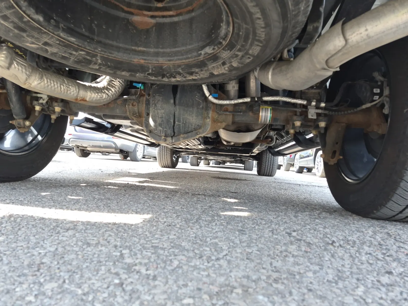 Undercarriage - Rear Photo