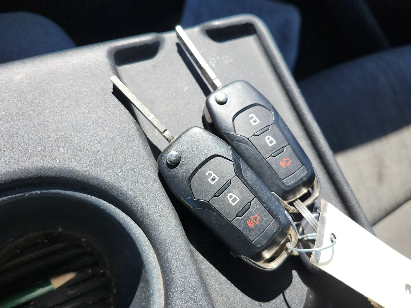 Keys/Fobs/Manual Photo