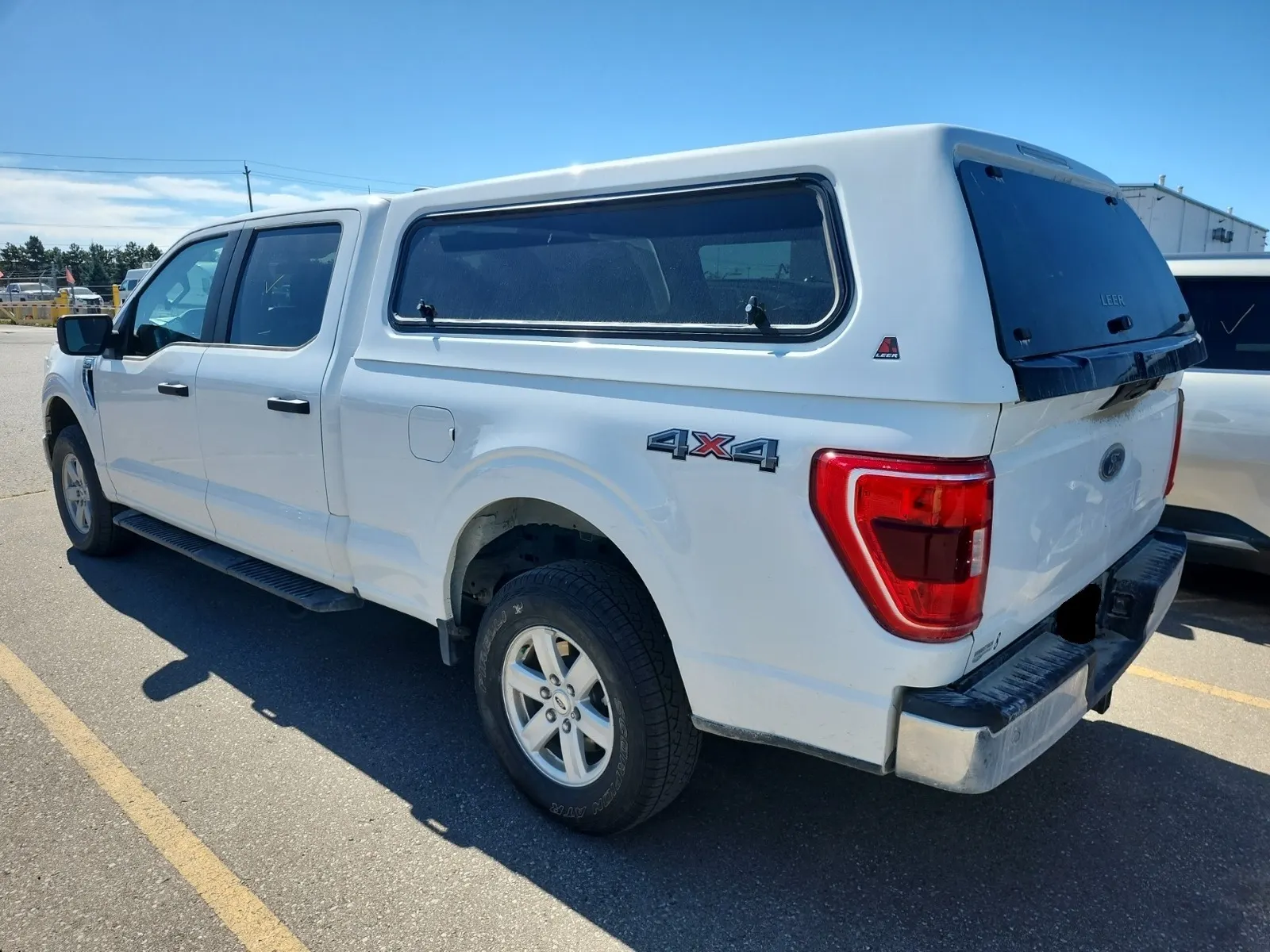 Driver Rear 3/4 Photo