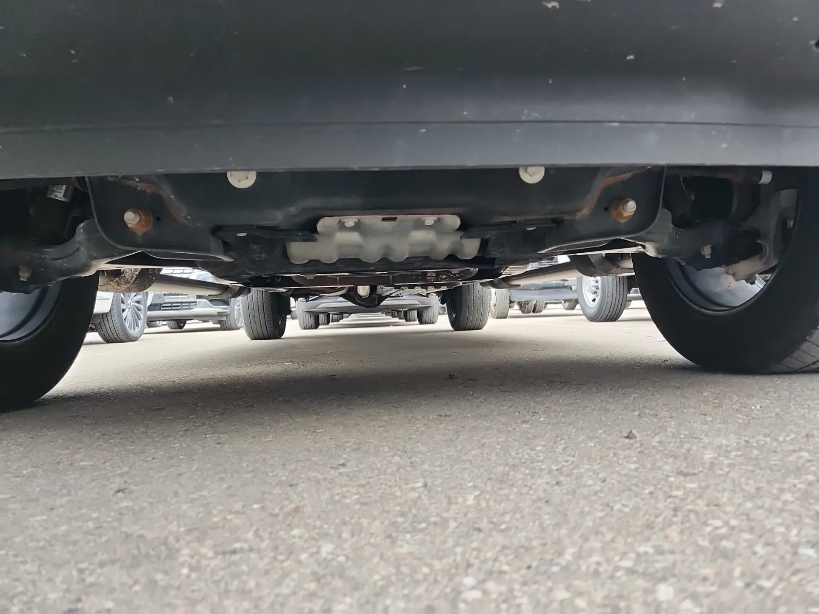 Undercarriage - Front Photo
