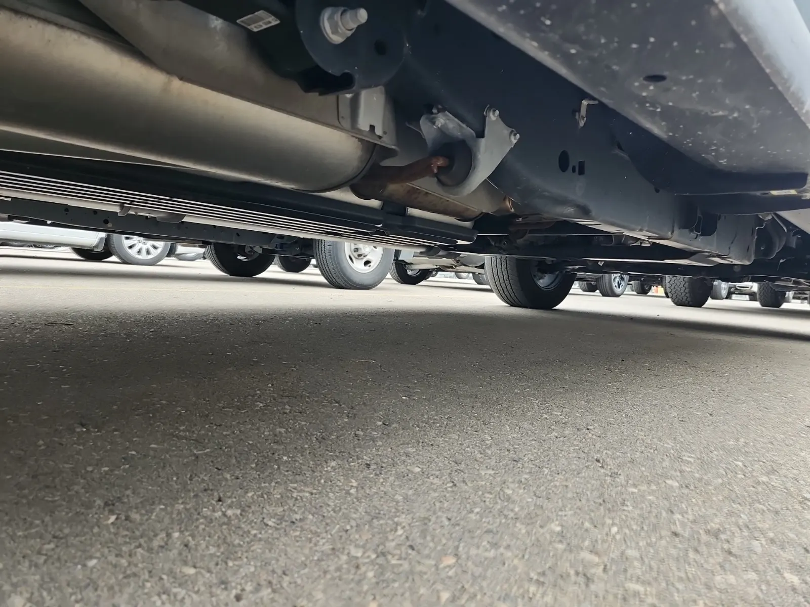 Undercarriage - Passenger Photo